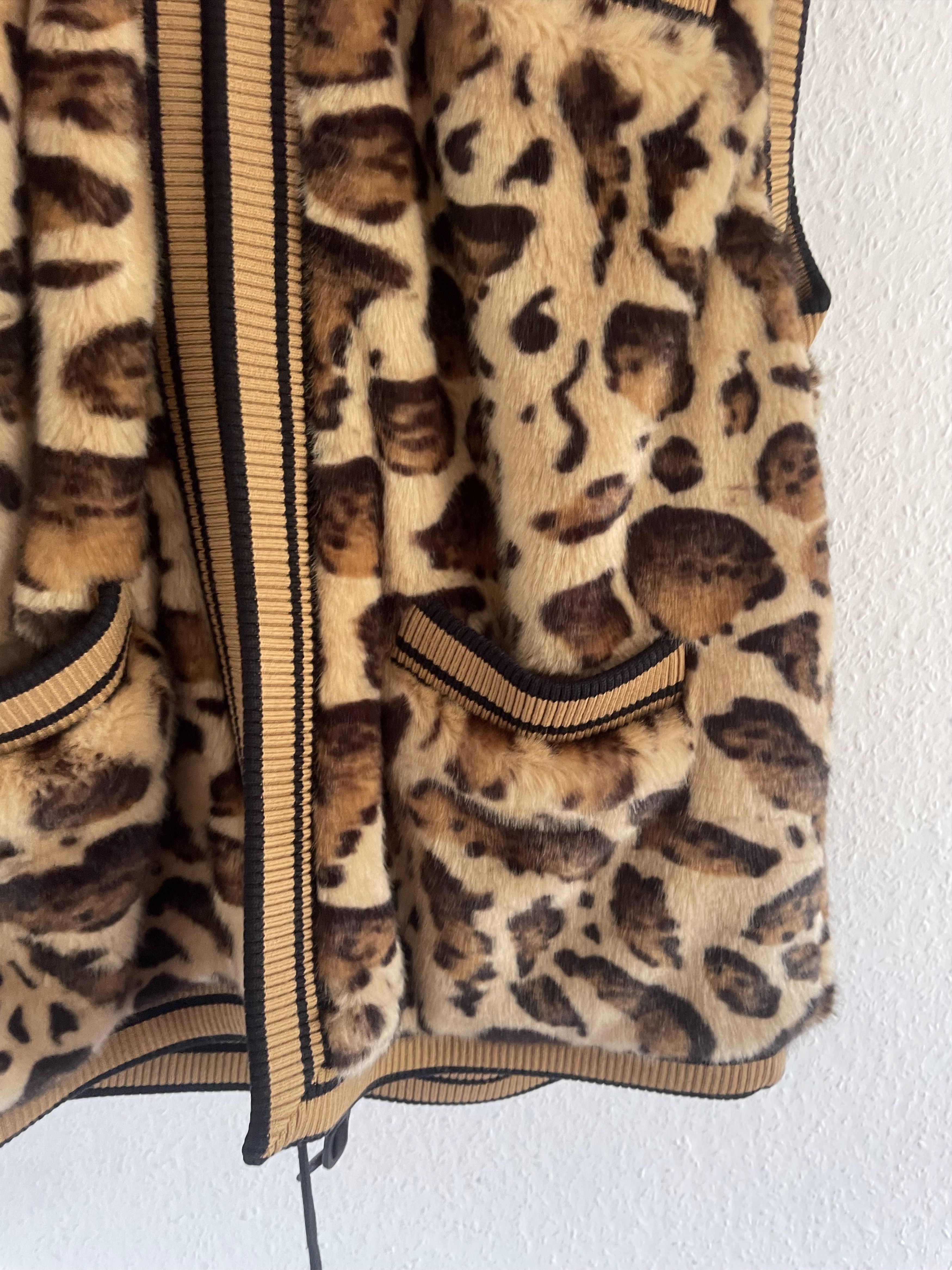 Dolce & Gabbana FW17 Leopard Faux Fur Hooded Vest Size XS / US 0-2 / IT 36-38 - 2 Thumbnail