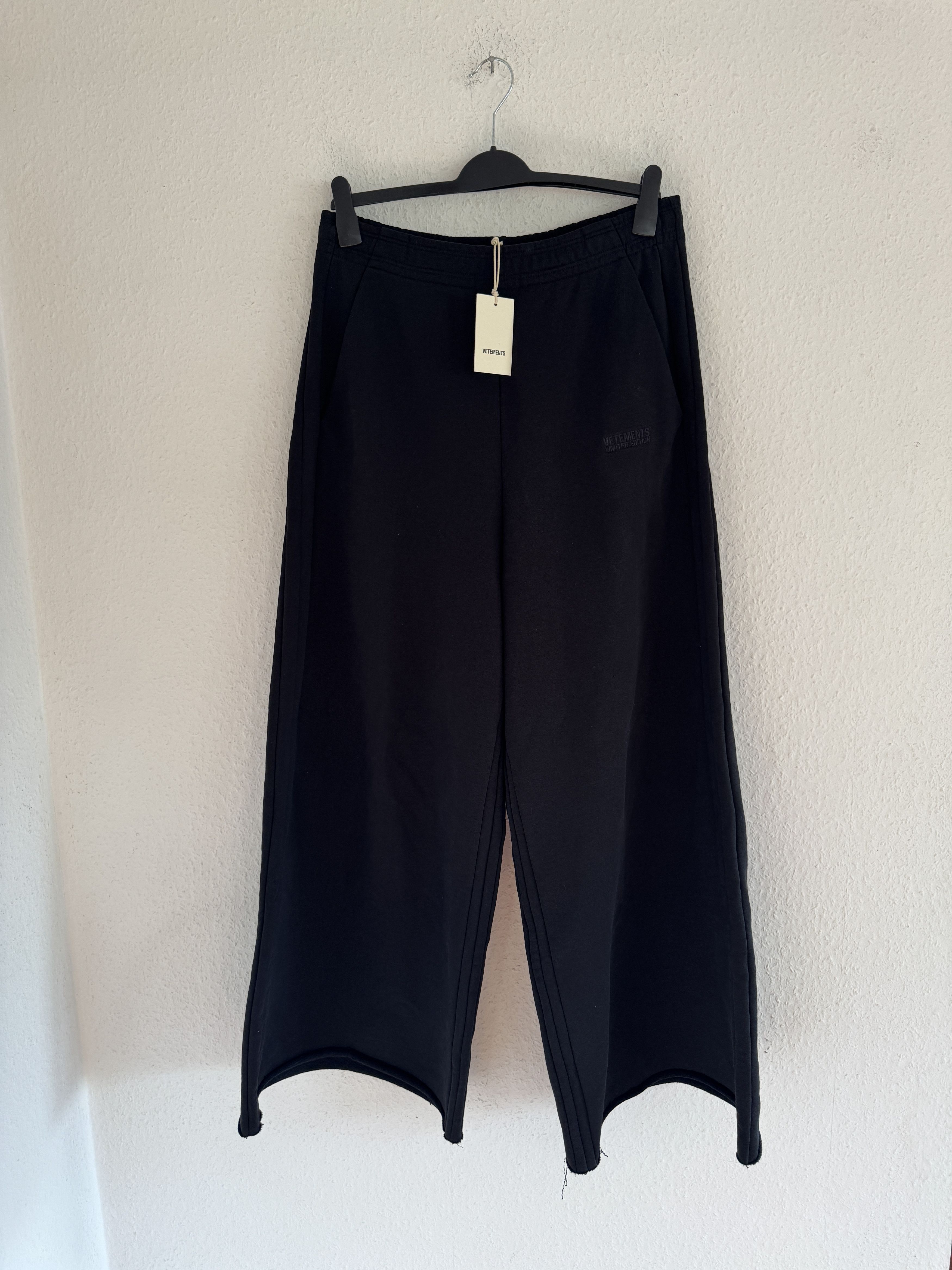 Vetements Wide-leg panelled sweatpants (revised fit version) Size US 34 / EU 50 - 2 Thumbnail