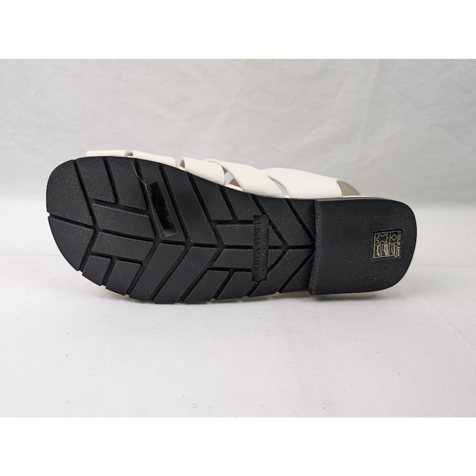 Bottega Veneta o1rshd1 Q: 2 / Calfskin Rubber Sole City Sandal in White Size US 11 / EU 44 - 10 Thumbnail