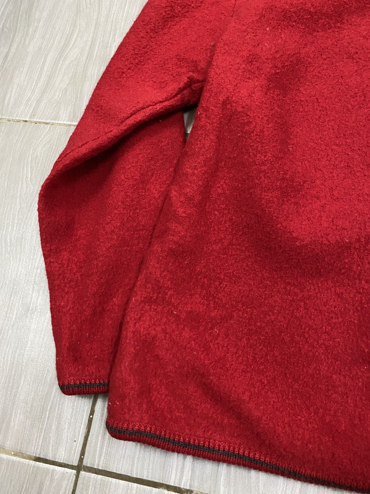 Vintage Vintage Red Wool FullZip Cardigan Black Maple Leaf Appliqués Size US M / EU 48-50 / 2 - 7 Thumbnail