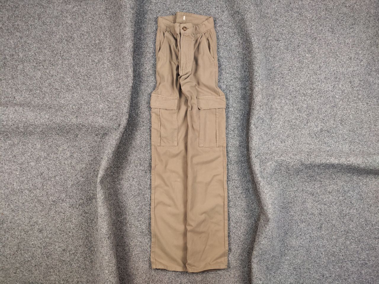 Japanese Brand Vintage 90's Japanese Baggy Beige Cargo Pants Y2K Hype Style Size US 29 - 1 Thumbnail