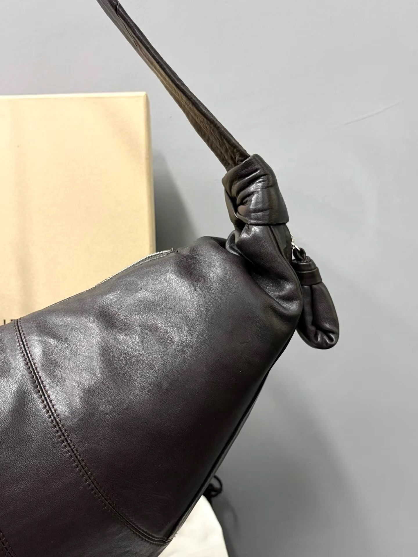 Lemaire Lemaire Large Dark Chocolate Lambskin Croissant Bag K34 Size ONE SIZE - 7 Thumbnail