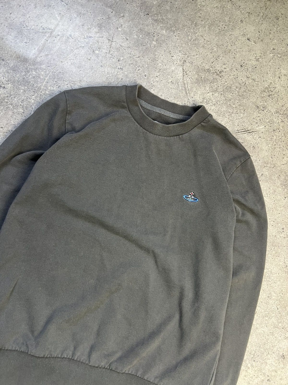 Vivienne Westwood Vintage Vivienne Westwood Sweatshirt Orb Logo Basic Pullover Size US M / EU 48-50 / 2 - 2 Thumbnail
