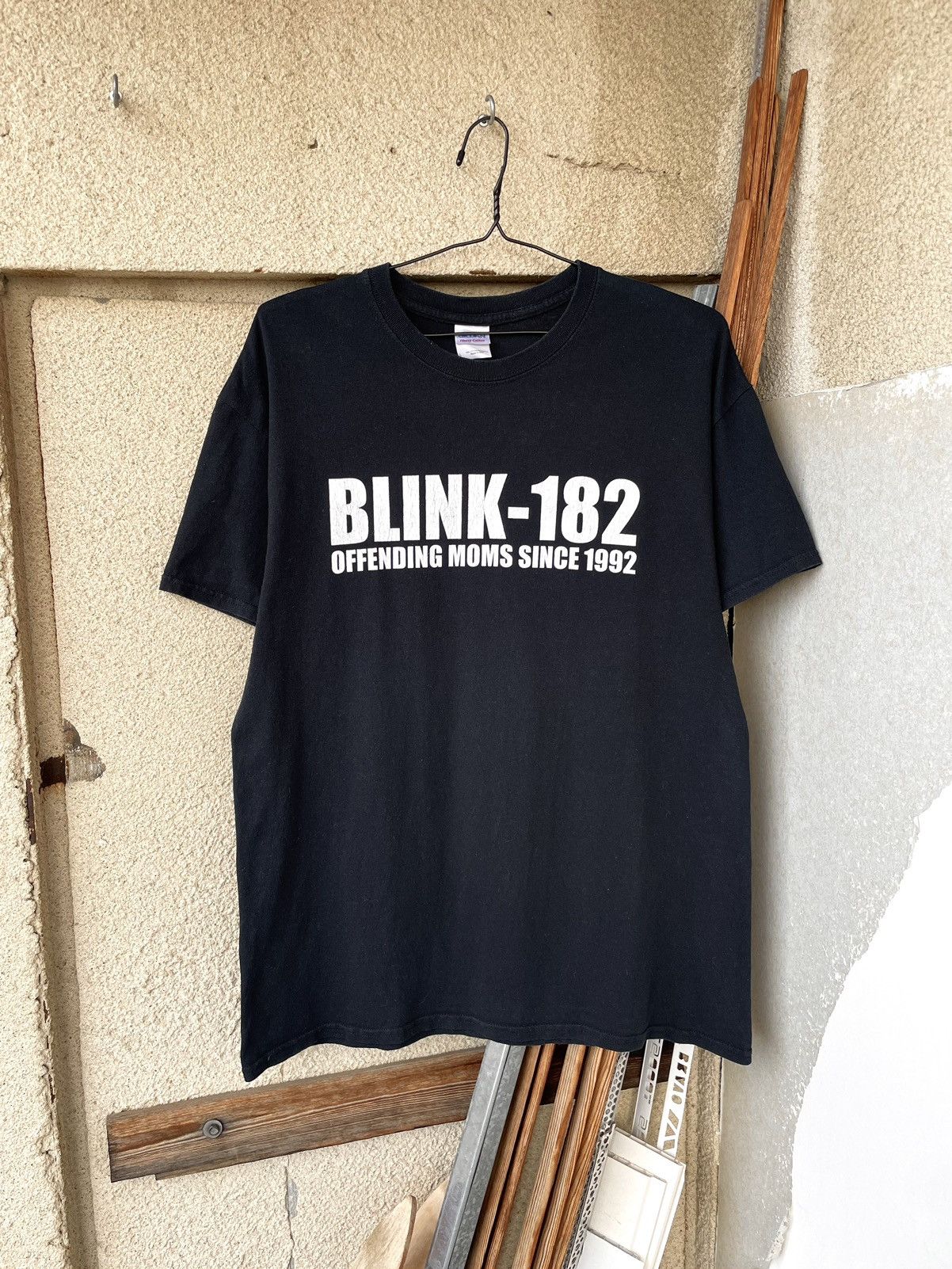 Band Tees Vintage Y2K Blink-182 Offending Moms Punk Rock Band T-Shirt Size US L / EU 52-54 / 3 - 1 Thumbnail