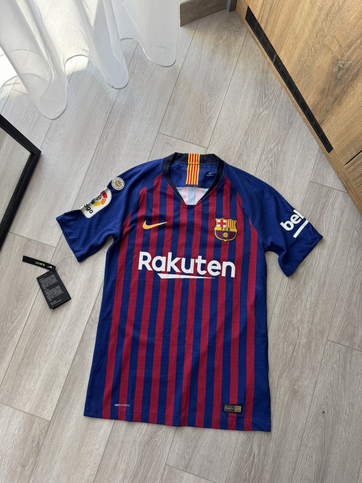 Nike Nike Vaporknit Barcelona 2017 2018 Messi #10 Soccer Jersey Size US S / EU 44-46 / 1 - 3 Thumbnail