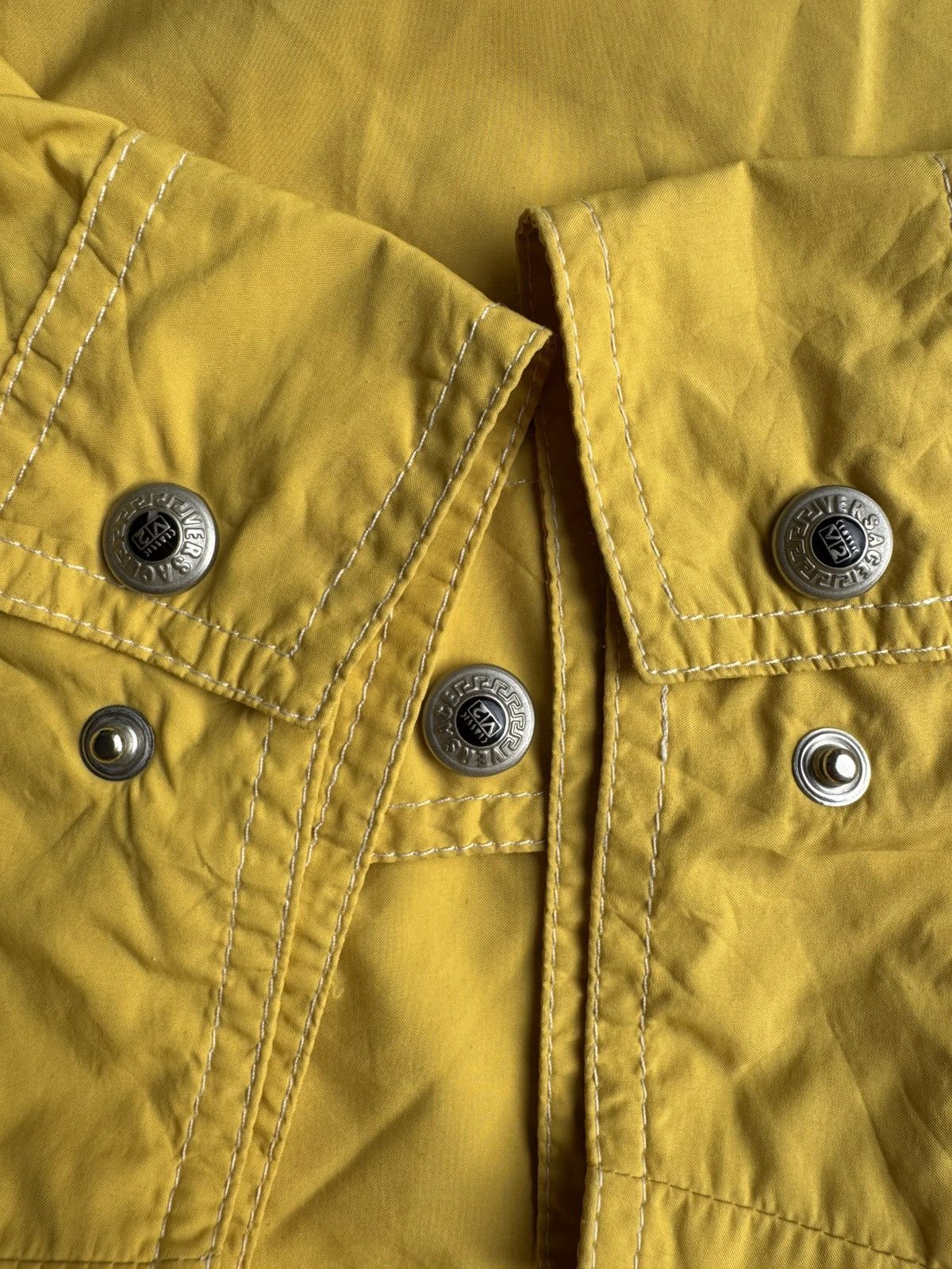 Versace VERY RARE VINTAGE JACKET VERSACE CLASSIC V2 WINDBREAKER Size US M / EU 48-50 / 2 - 3 Thumbnail