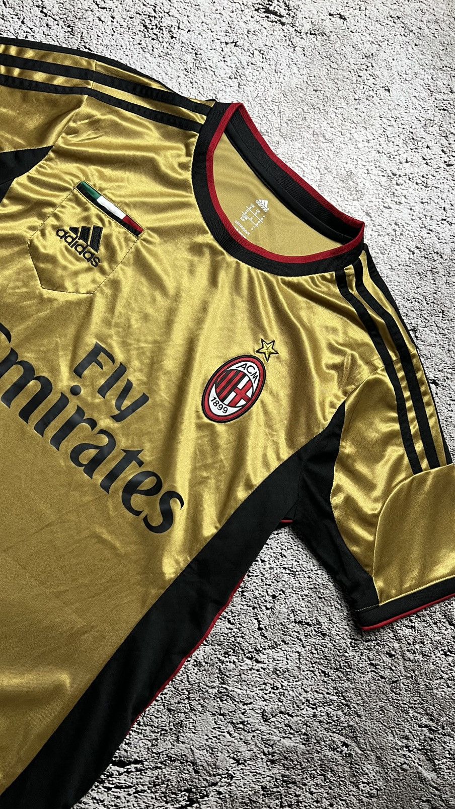 Adidas 2013-2014 ACM Milan adidas vintage rare third kit jersey Size US S / EU 44-46 / 1 - 2 Thumbnail