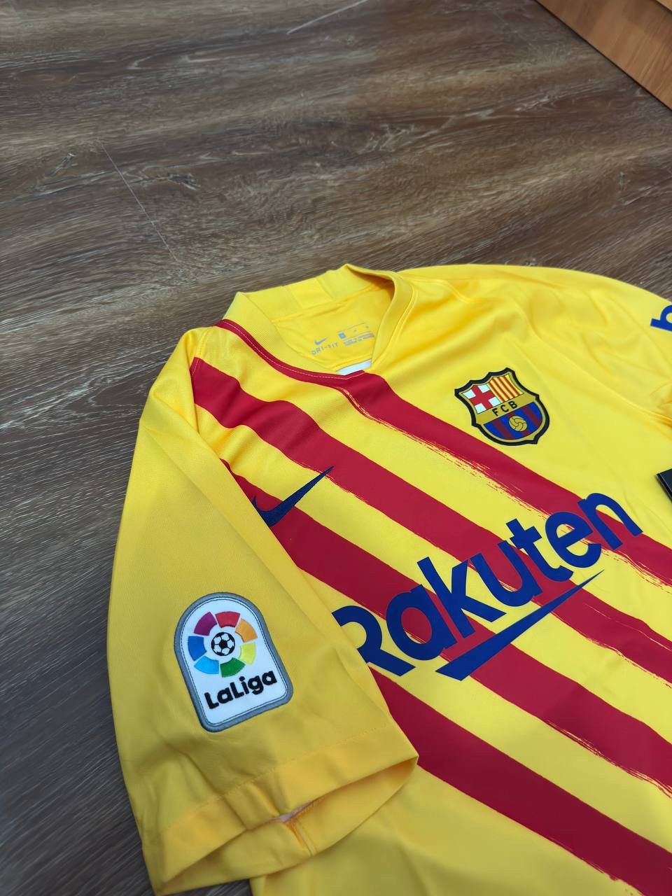 Nike Barcelona 2019-2020 fourth kit Size US M / EU 48-50 / 2 - 3 Thumbnail
