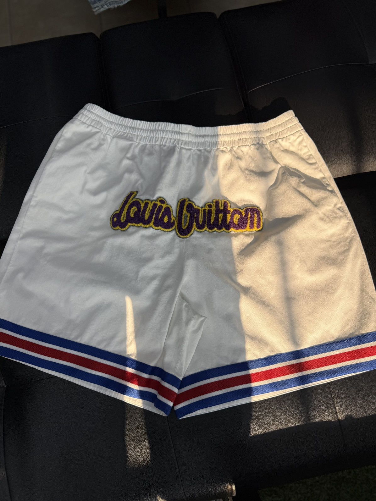 Louis Vuitton Louis Vuitton NBA Shorts Size 4L RARE Pre Owned Size US 38 / EU 54 - 1 Thumbnail