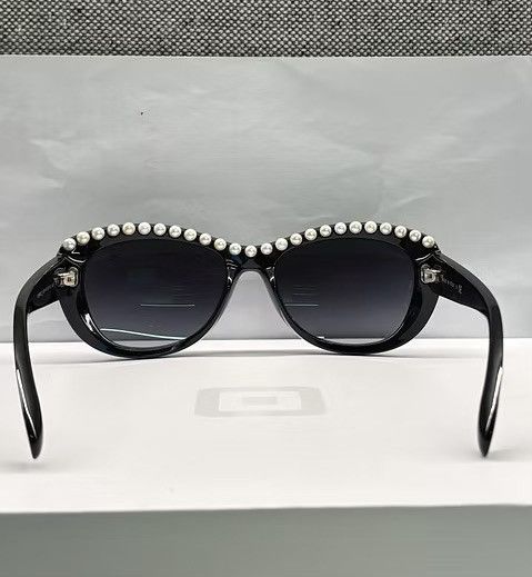 Chanel Chanel Pearl Sunglasses Size ONE SIZE - 4 Thumbnail