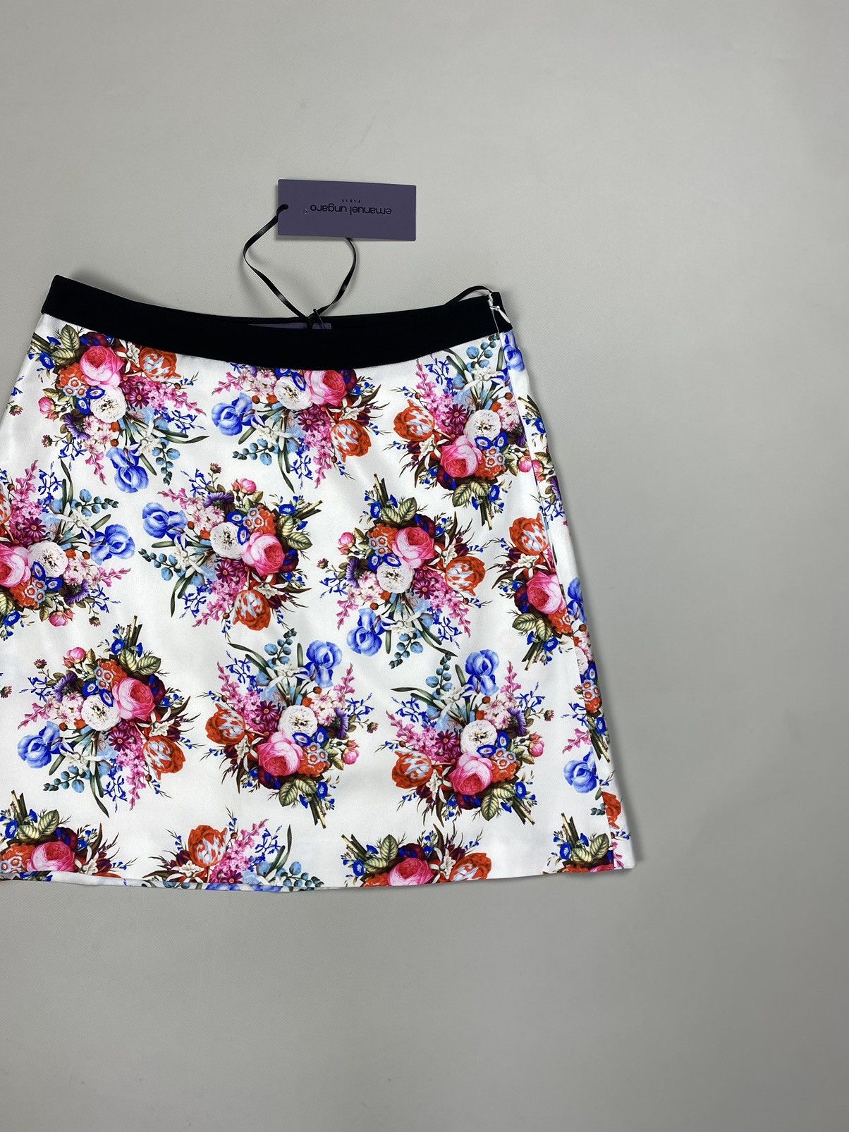 Emanuel Ungaro BNWT! Emanuel Ungaro ladies silk floral patterns skirt Size 27" / US 4 / IT 40 - 3 Thumbnail