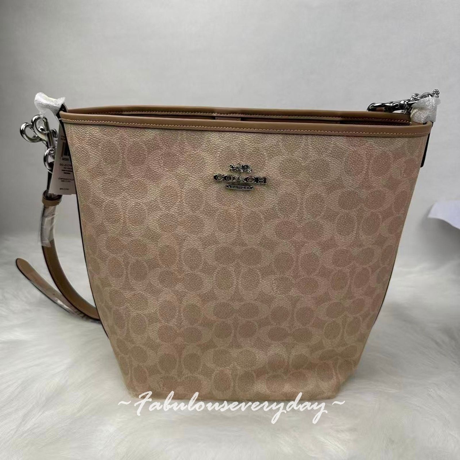 Coach Coach City Large Bucket Bag Crossbody Sig Canvas Sand/Taupe Size ONE SIZE - 2 Thumbnail