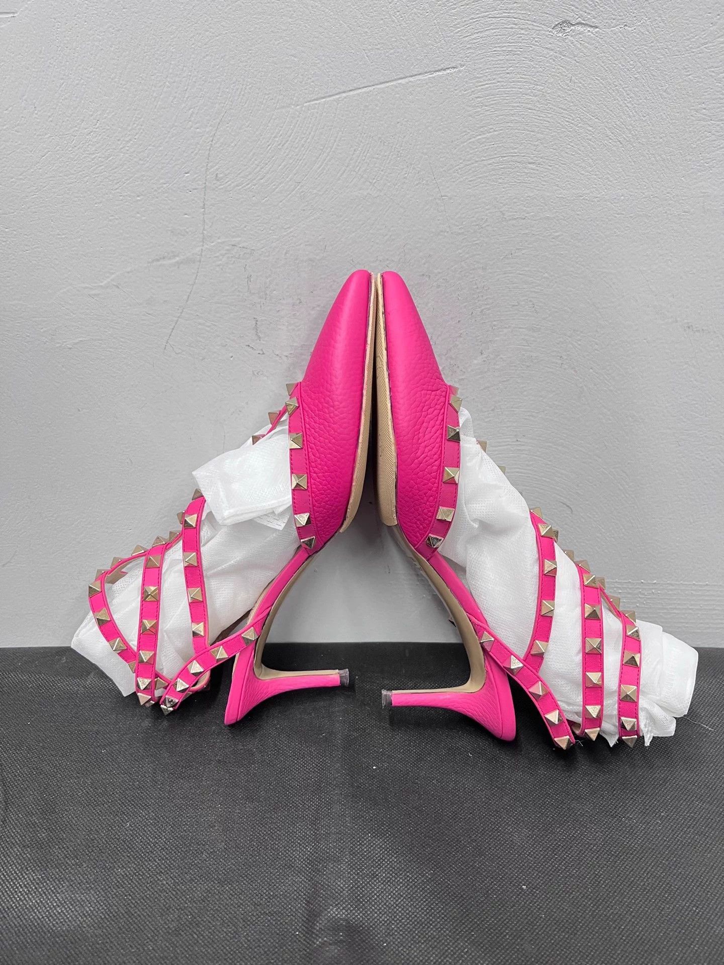 Valentino Valentino Magenta 3-Ring Studded Heels 38 Mint 6.5cm Size US 7.5 / IT 37.5 - 5 Thumbnail