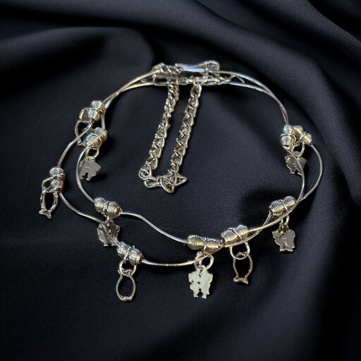 Other Silver tone wavy bangle charm bracelets Size ONE SIZE - 1 Thumbnail