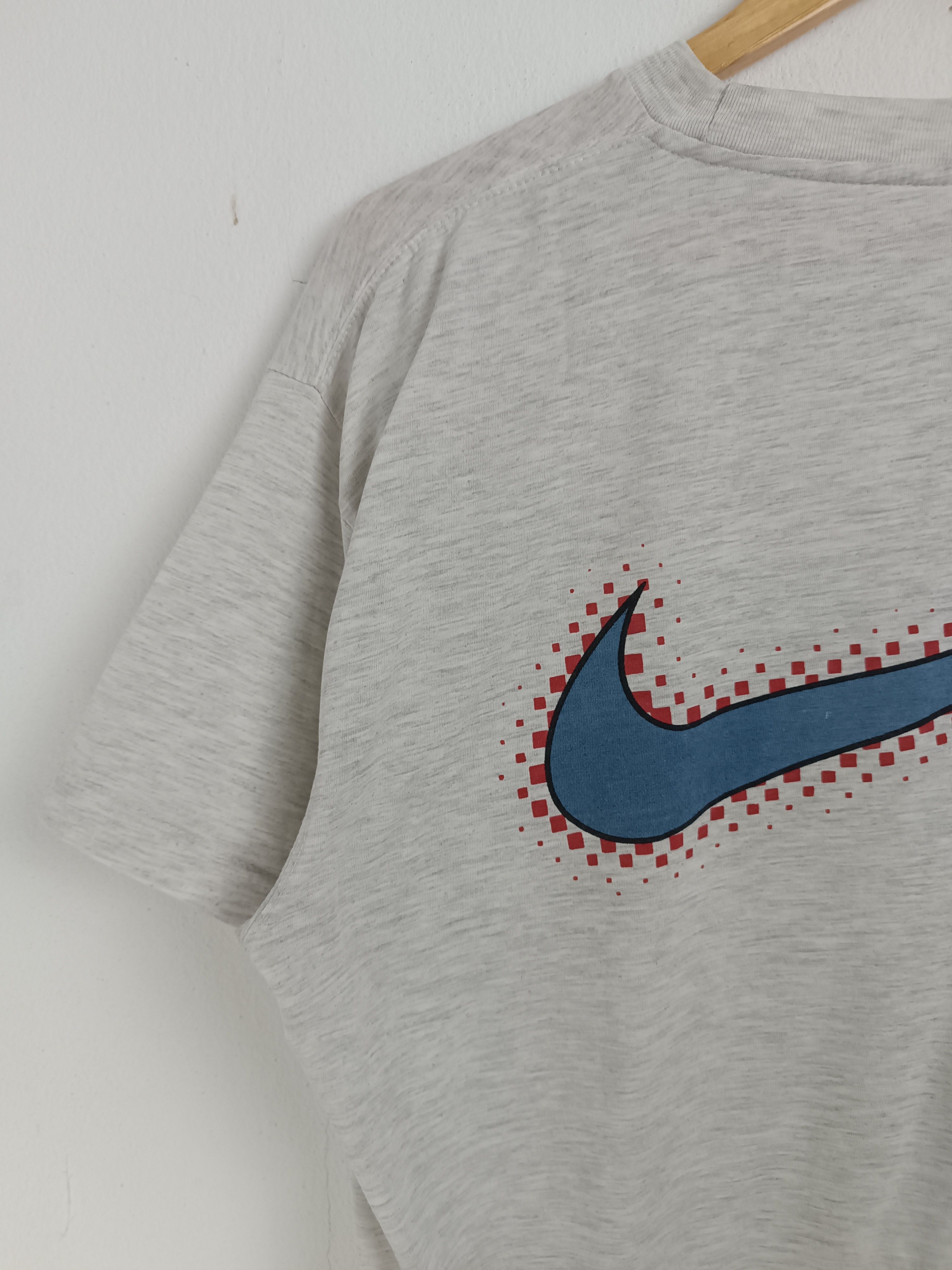 Nike VINTAGE 90'S NIKE SWOOSH CRAZY BACKHIT TEE Size US L / EU 52-54 / 3 - 9 Thumbnail