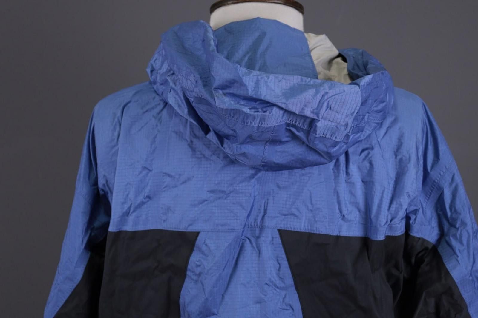 Mountain Hardwear Mountain Hardwear Blue Full Zip Nylon Hooded Jacket Size 10 Size L / US 10 / IT 46 - 12 Thumbnail