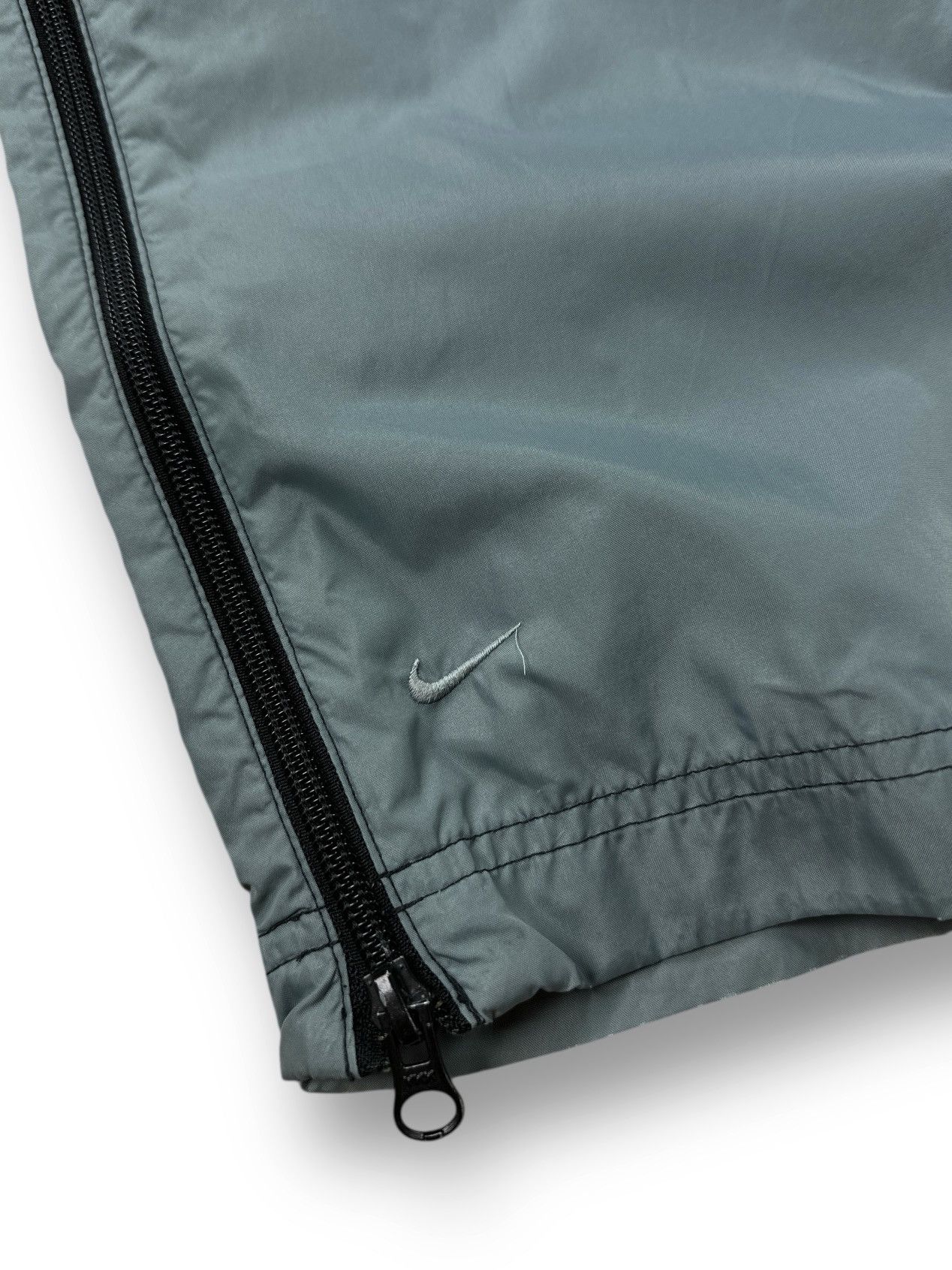 Nike Vintage Y2K Nike Nylon Full Zip Venting Track Pants Men’s S Size US 30 / EU 46 - 5 Thumbnail