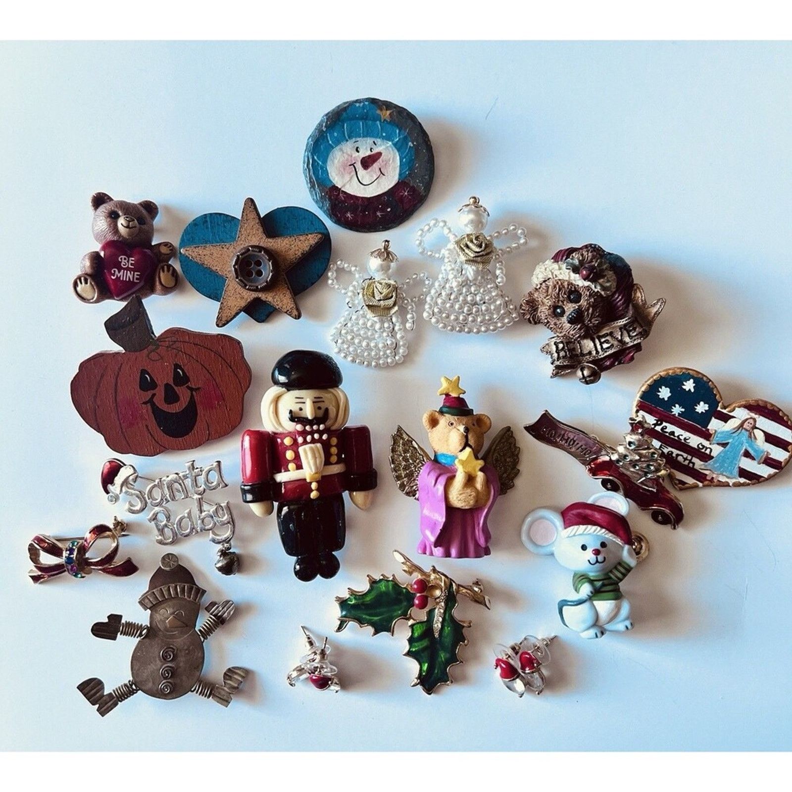 Other Lot Of 16 Christmas Vintage Brooches. Size ONE SIZE - 1 Thumbnail