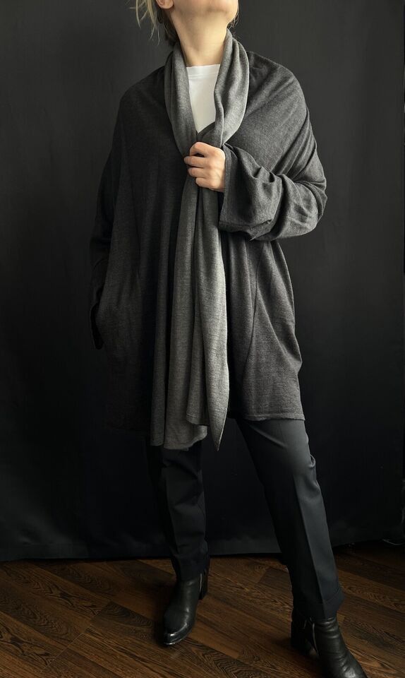 Max Mara Max Mara Women's Long Cardigan Fine Wool Gray Size M Size M / US 6-8 / IT 42-44 - 1 Thumbnail