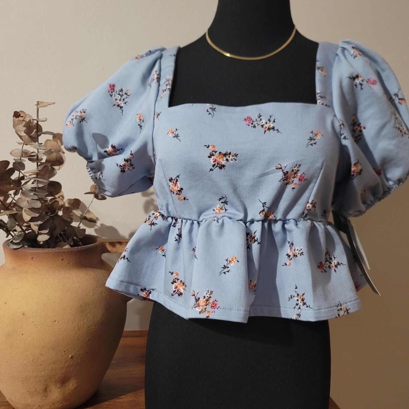 Other Tinseltown Floral Puff Sleeve Peplum Blouse Cottage New M Size M / US 6-8 / IT 42-44 - 1 Thumbnail