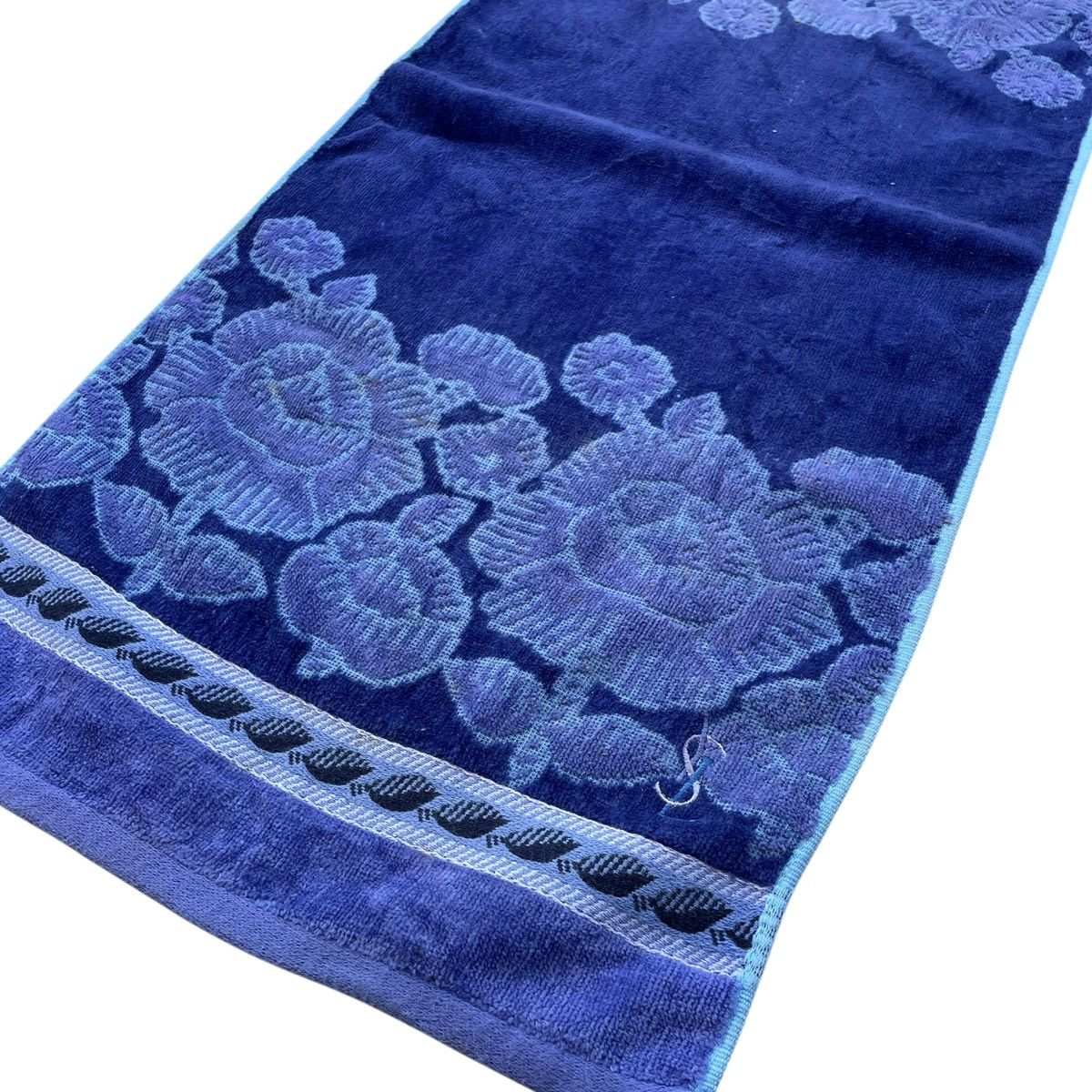 Designer Yves Saint Laurent Paris YSL Floral Designer Face Towel Size ONE SIZE - 2 Thumbnail