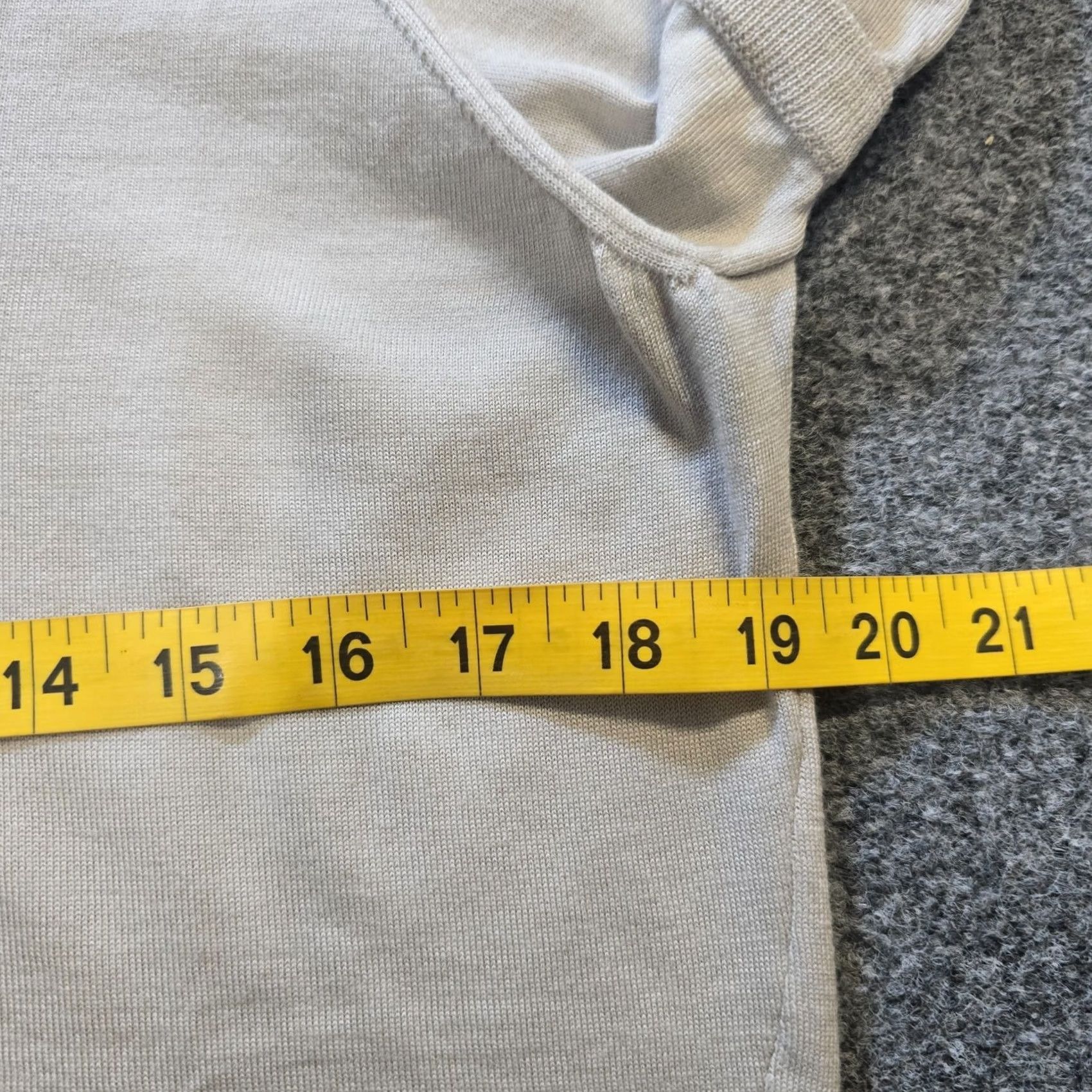 Vintage Falconeri Sweater Womens Size Small Gray Tan Wool Blend V Neck Casual Italy Pull-over Knit Womens Regular Long Sleeve Solid Pattern 70s? Size S / US 4 / IT 40 - 5 Thumbnail