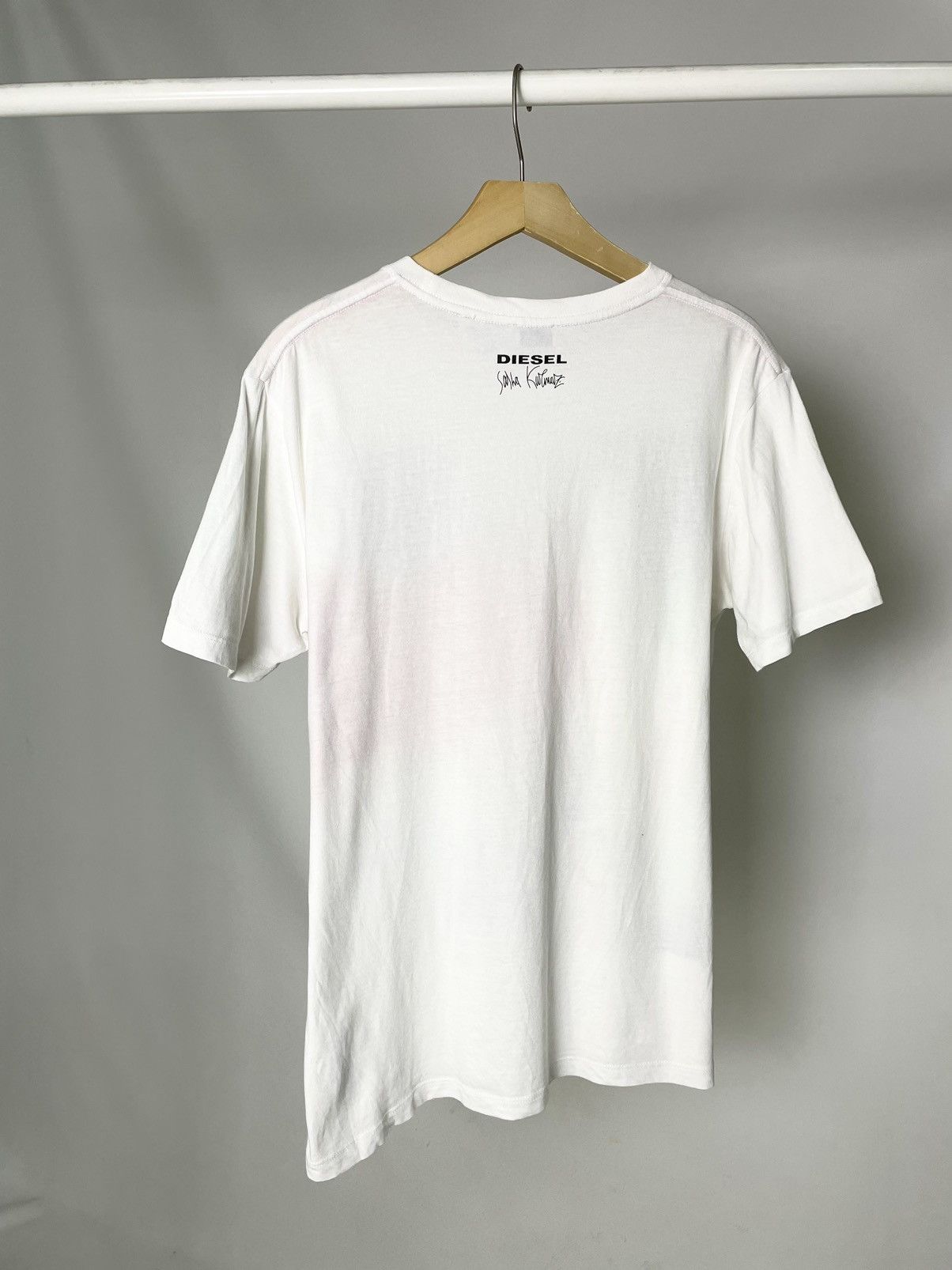 Diesel DIESEL x Sasha Kurmaz Art naked girl sprays graffiti tee Size US M / EU 48-50 / 2 - 10 Thumbnail