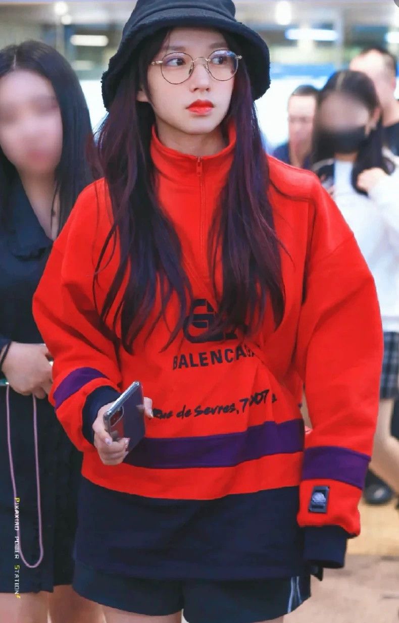 Balenciaga Balenciaga Classic Worn Half Zip Sweatshirt 2505-Nextarrow Size US L / EU 52-54 / 3 - 6 Thumbnail