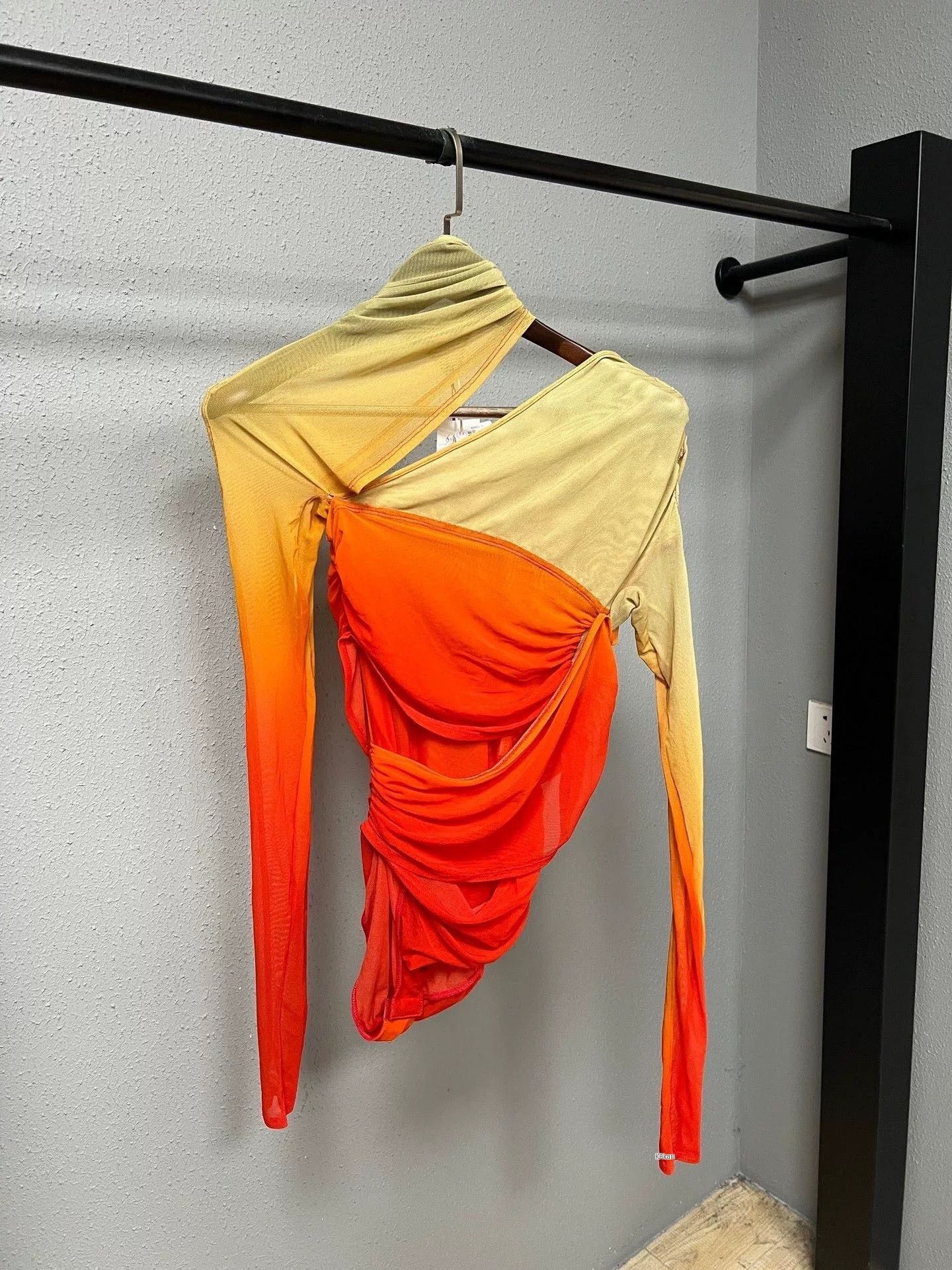 Mugler Mugler Orange Gradient Off-Shoulder Ruffled Dress Size US 7 / EU 40 - 1 Thumbnail