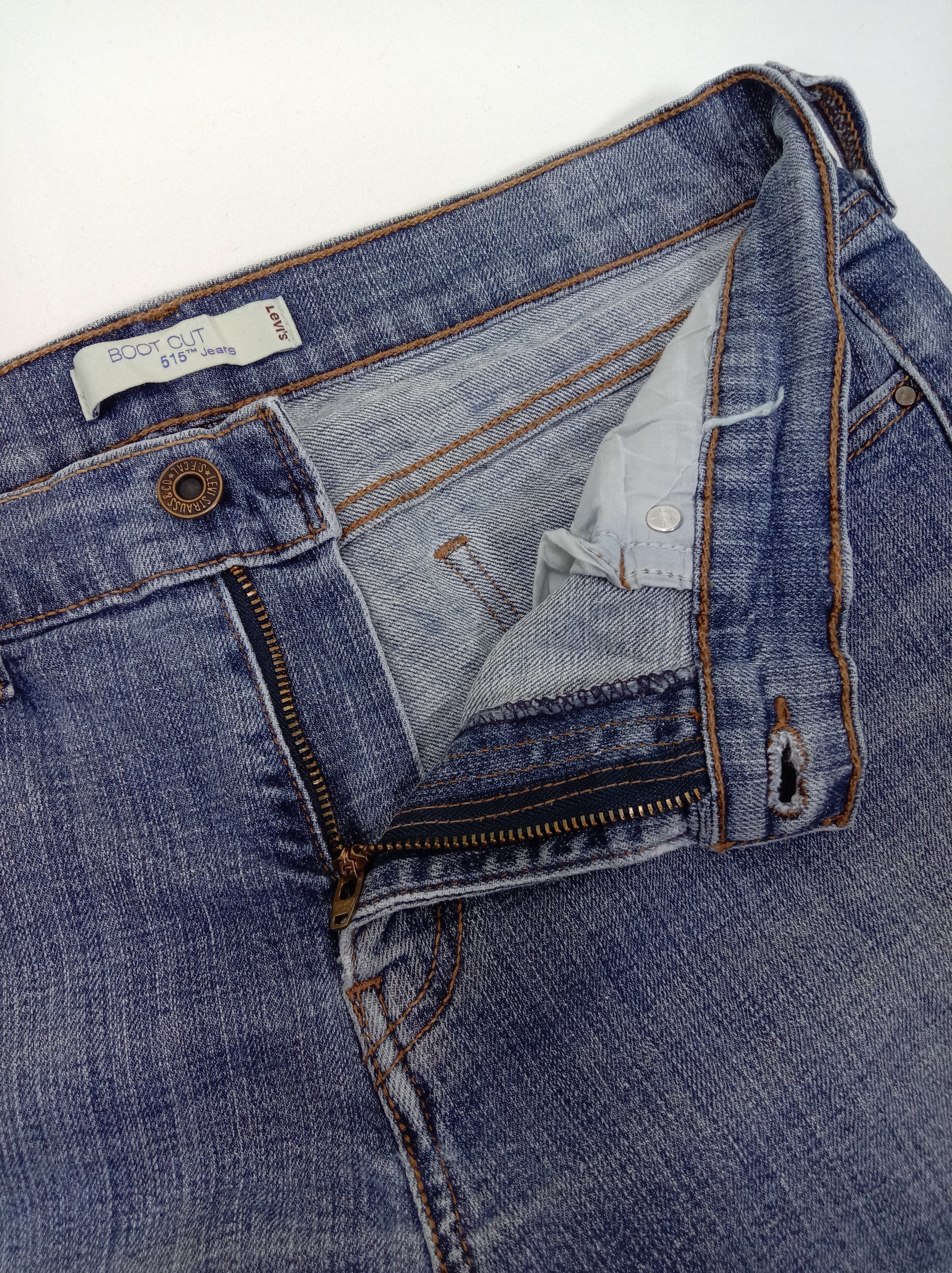 Levi's Vintage Levi's 515 Flare Jeans Blue Wash Denim Size 30" / US 8 / IT 44 - 9 Thumbnail