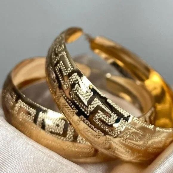 Other GOLD HOOP EARRINGS Size ONE SIZE - 1 Thumbnail