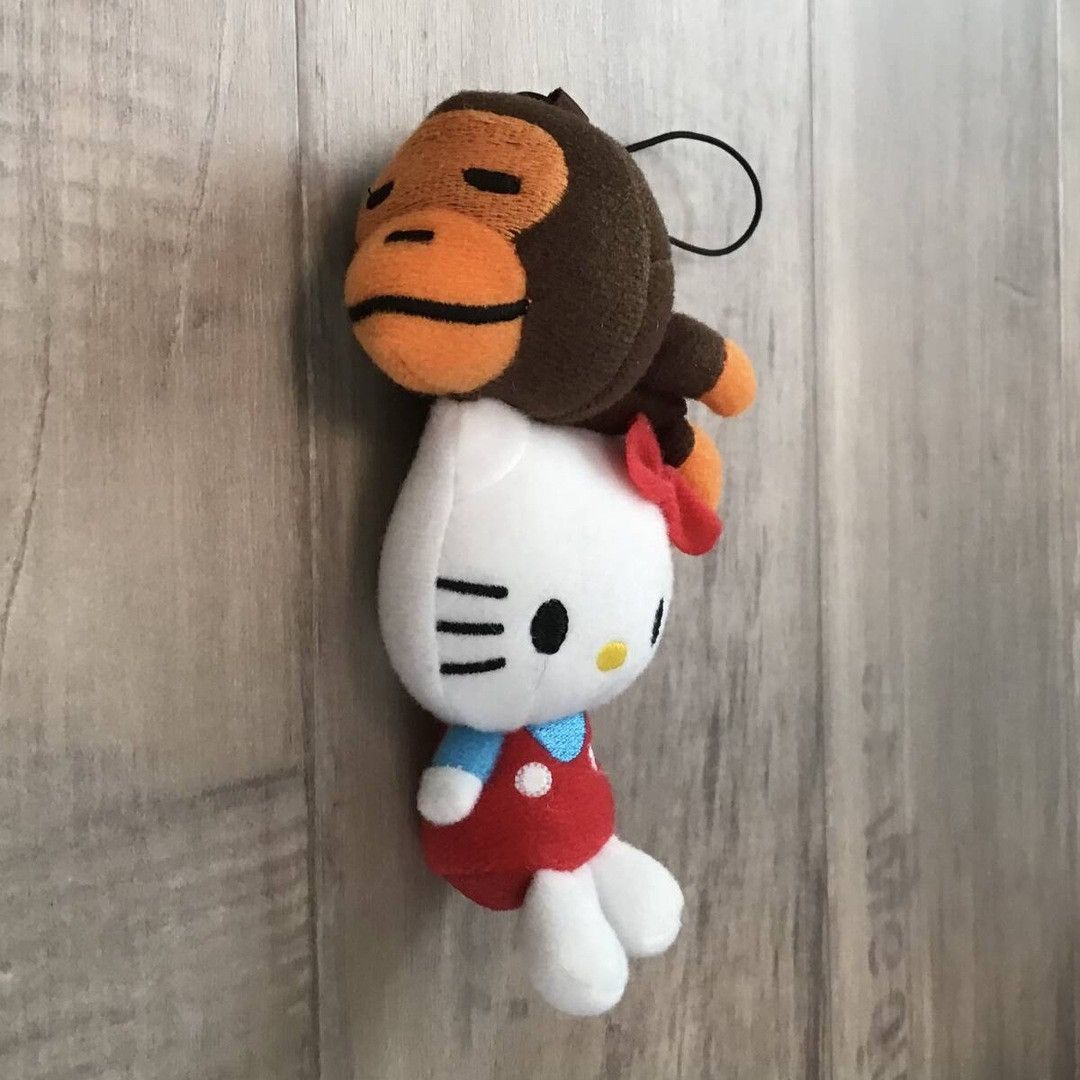 Bape BAPE × SANRIO Hello Kitty Milo Strap Mobile Cleaner APE NIGO Size ONE SIZE - 3 Thumbnail