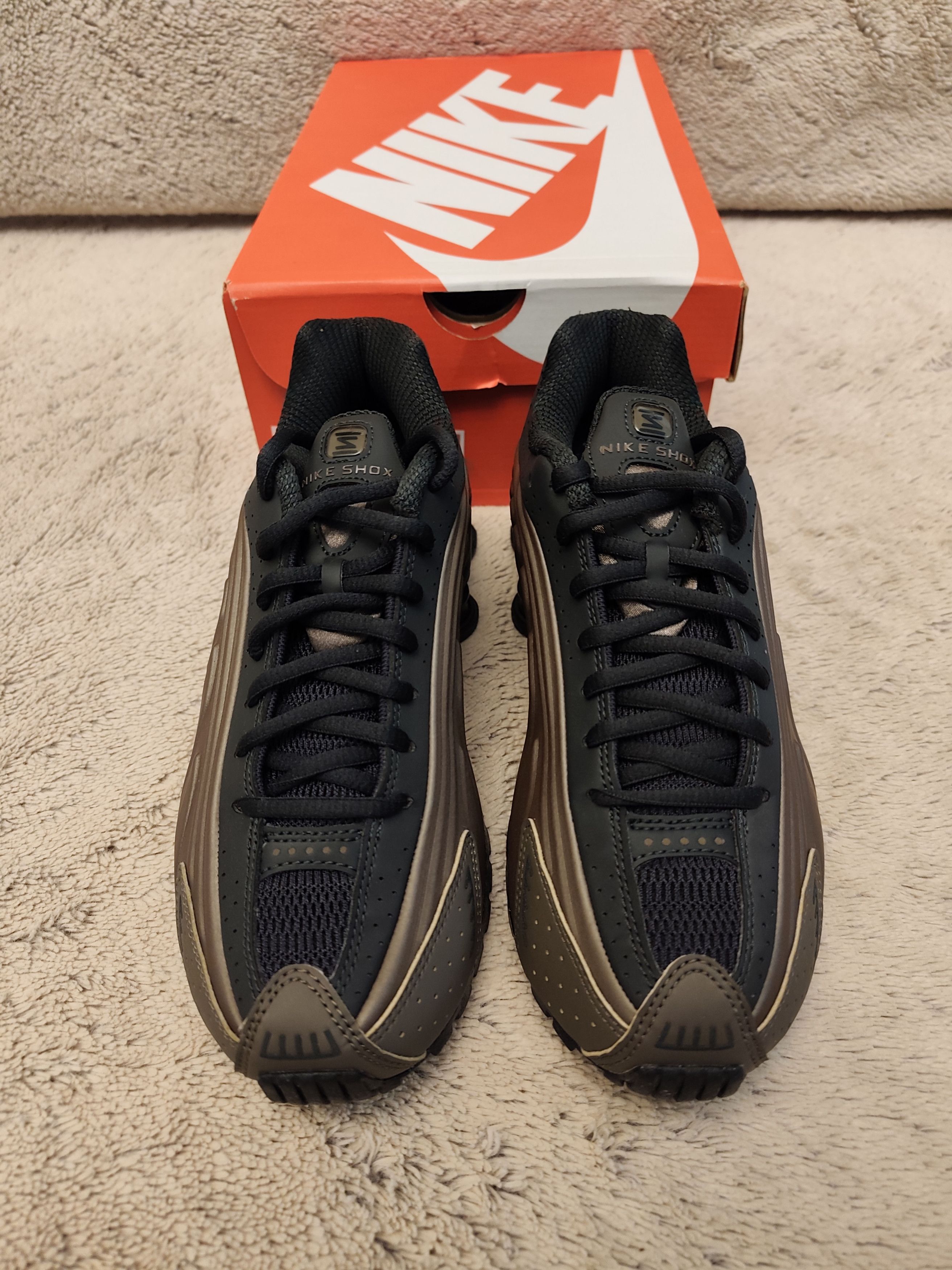 Nike Nike Shox R4 Size US 5.5 / EU 38 - 2 Thumbnail