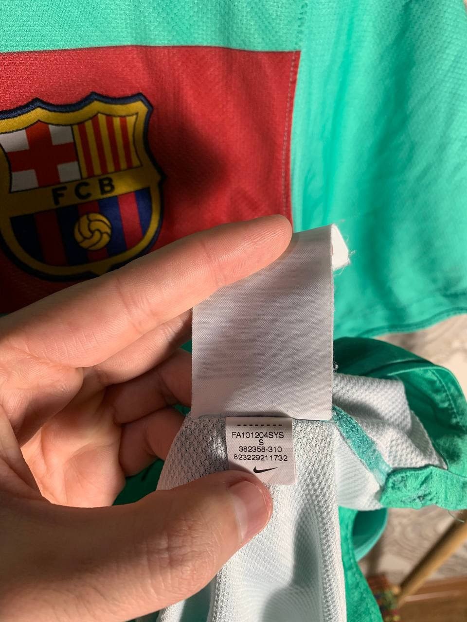 Nike VINTAGE NIKE FC BARCELONA SPAIN SOCCER JERSEY RETRO Y2K 90s Size US S / EU 44-46 / 1 - 6 Thumbnail