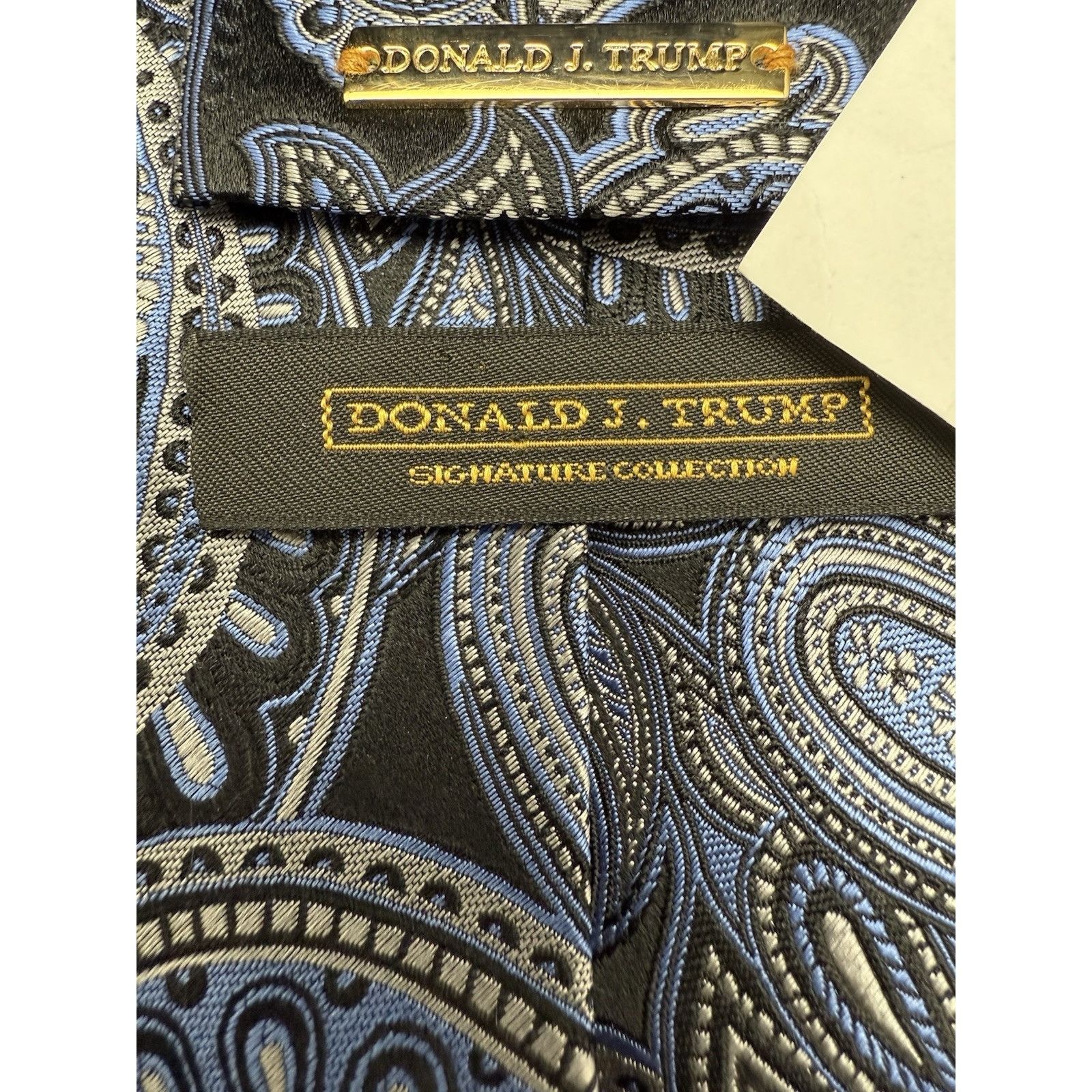 Donald Trump DONALD J. TRUMP MEN'S TIE BLACK/PAISLEY WIDTH: 3.50" LENGTH: Size ONE SIZE - 3 Thumbnail