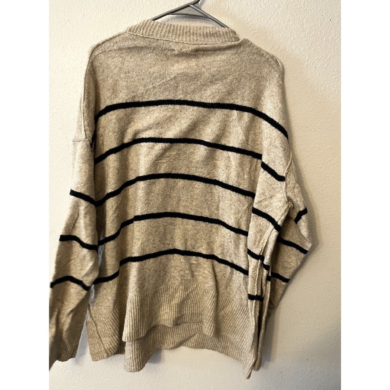 Vintage Aerie Women Beige Black Striped Knit Oversized Sweater Crew Neck Size M Size M / US 6-8 / IT 42-44 - 3 Thumbnail