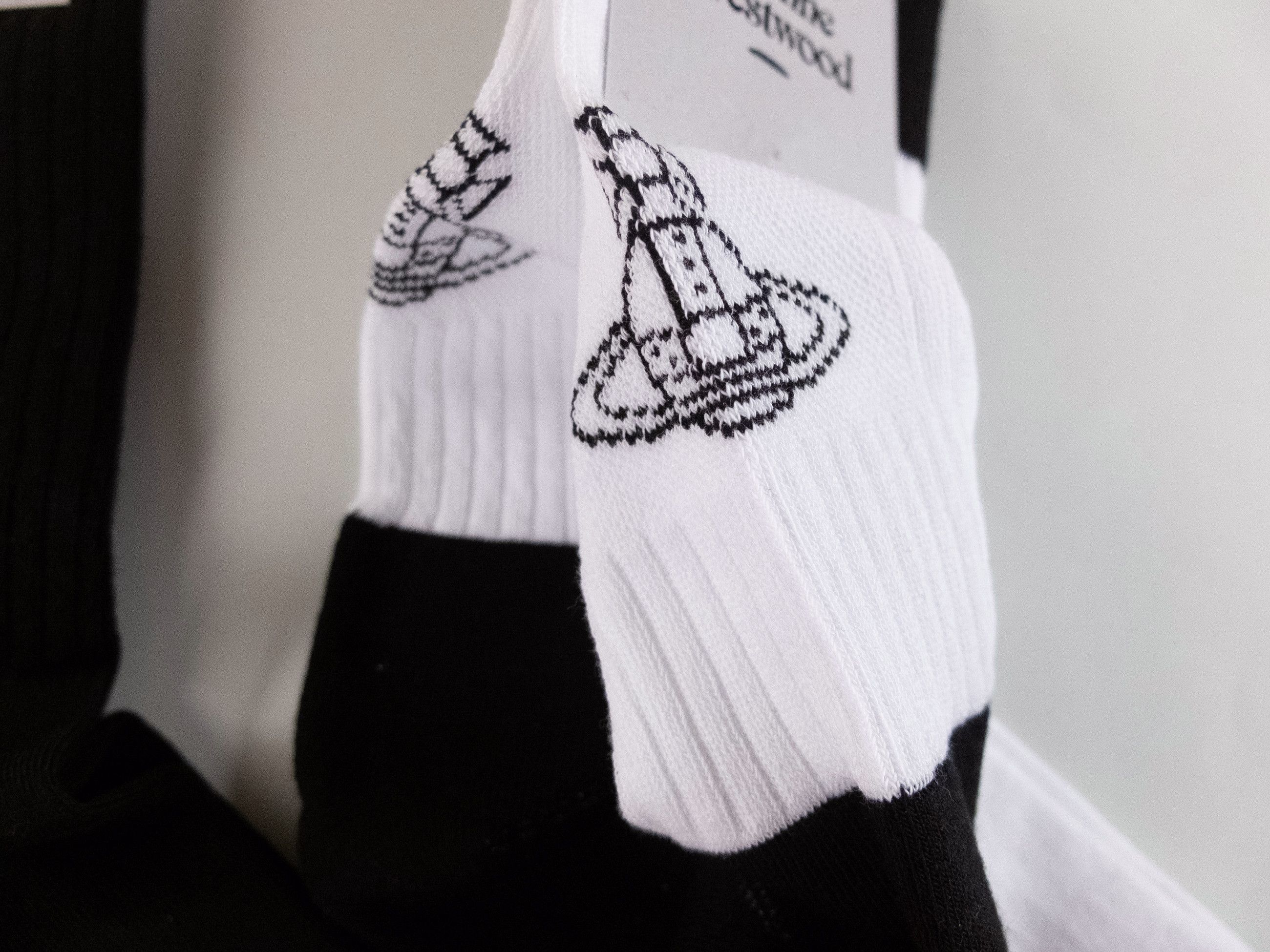 Vivienne Westwood 4 pairs VIVIENNE WESTWOOD white & black orb crew socks 9-11 Size ONE SIZE - 2 Thumbnail