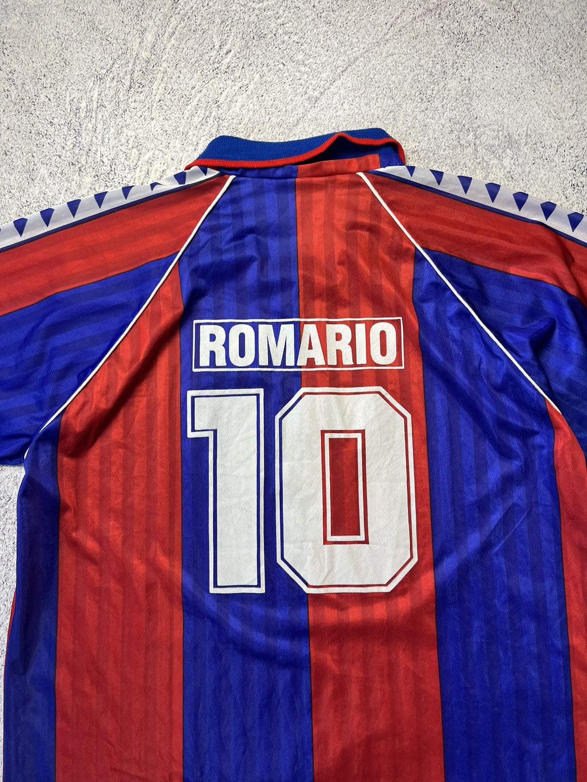 Vintage FC BARCELONA Vintage Romario #10 Football Soccer Jersey Size US L / EU 52-54 / 3 - 22 Thumbnail