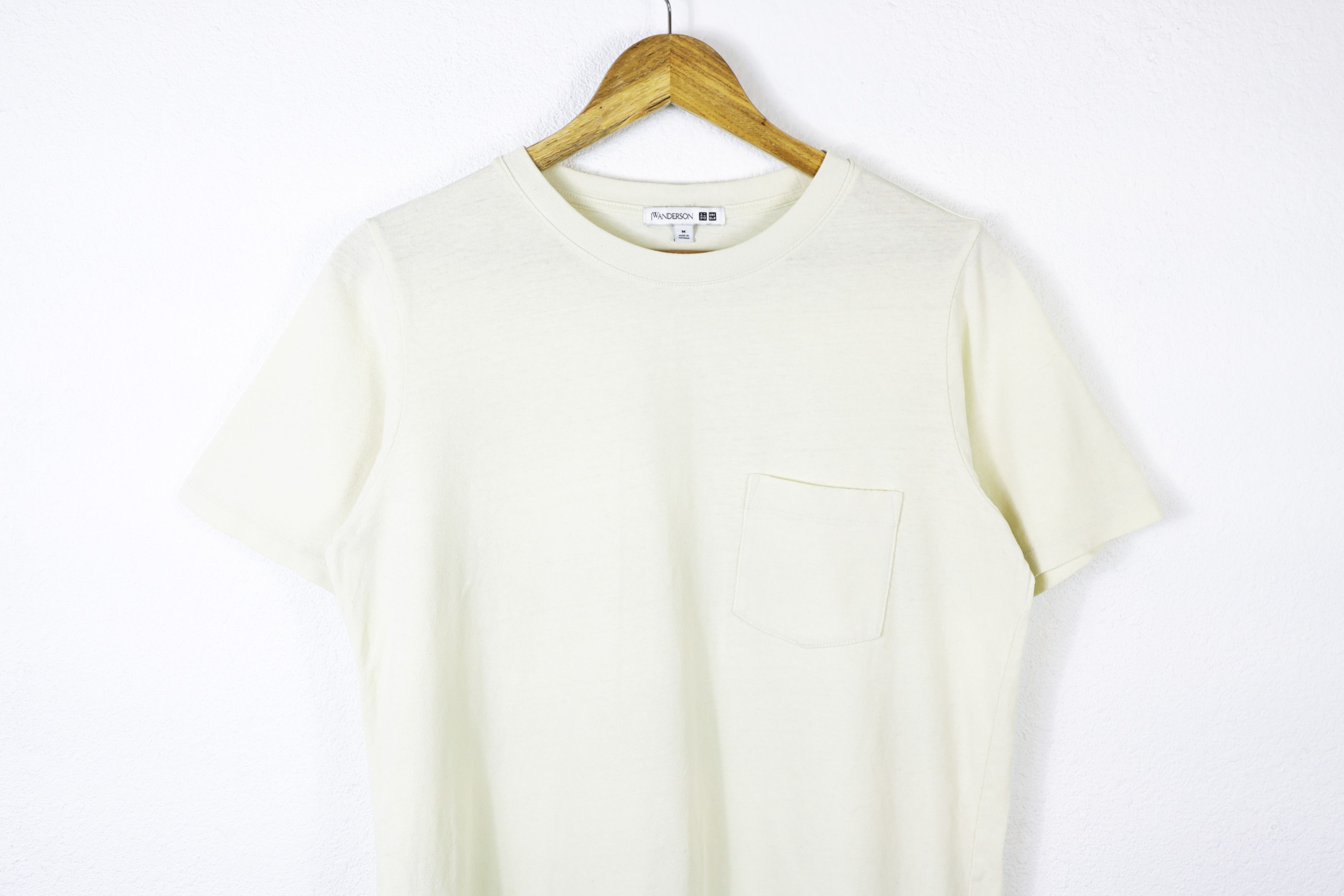 JW Anderson × Uniqlo J.W.Anderson x Uniqlo Logo Light Beige Tee T-shirt Size M / US 6-8 / IT 42-44 - 2 Thumbnail