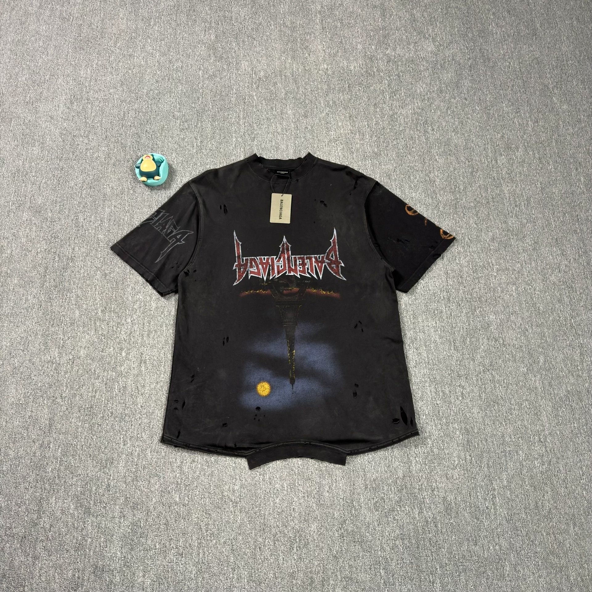 Balenciaga Balenciaga Distressed Eiffel Tower Moon T-Shirt 2 Size US M / EU 48-50 / 2 - 1 Thumbnail