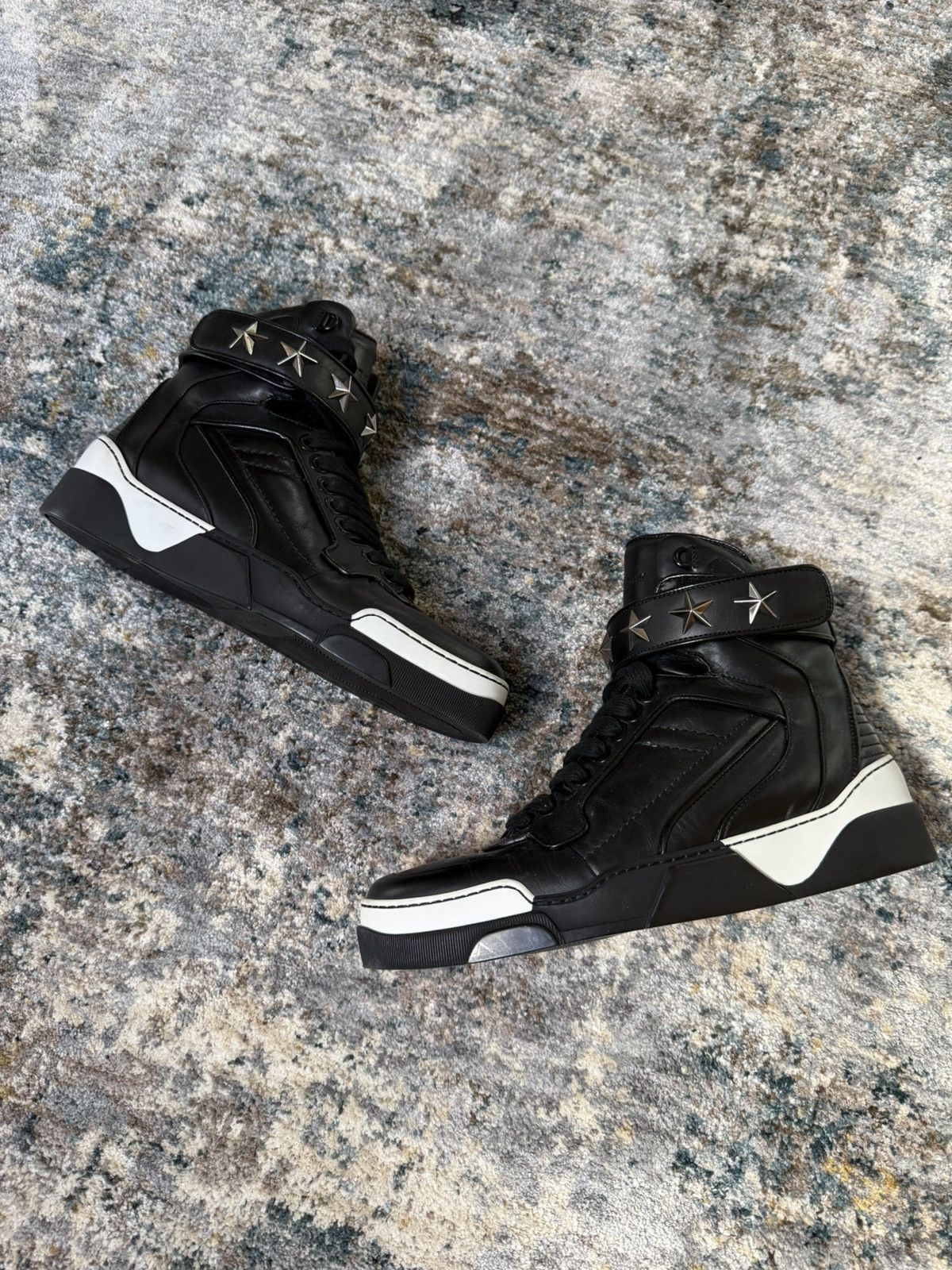 Givenchy Givenchy Tyson Star Strap High Top Sneakers Size US 9 / EU 42 - 2 Thumbnail