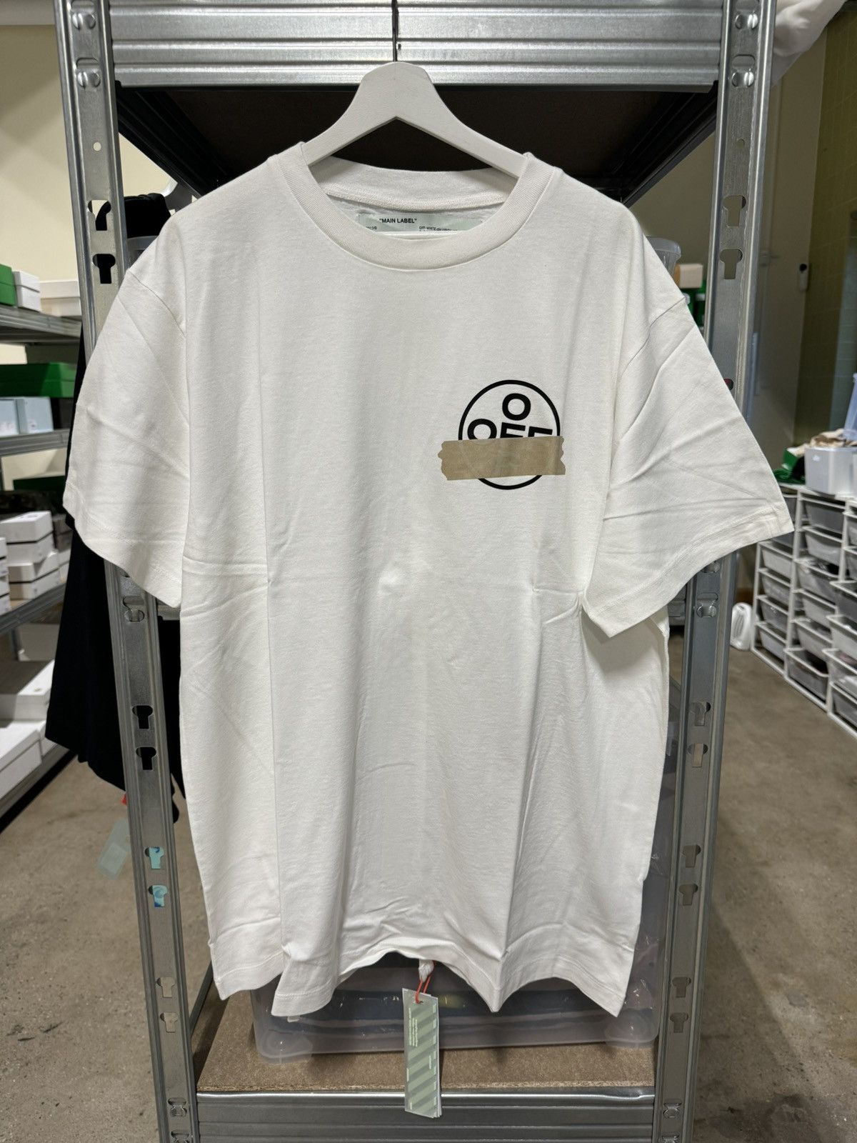 Off-White Off-White Oversized Tape Arrow T-shirt NEW 500$ retail Size US XL / EU 56 / 4 - 2 Thumbnail