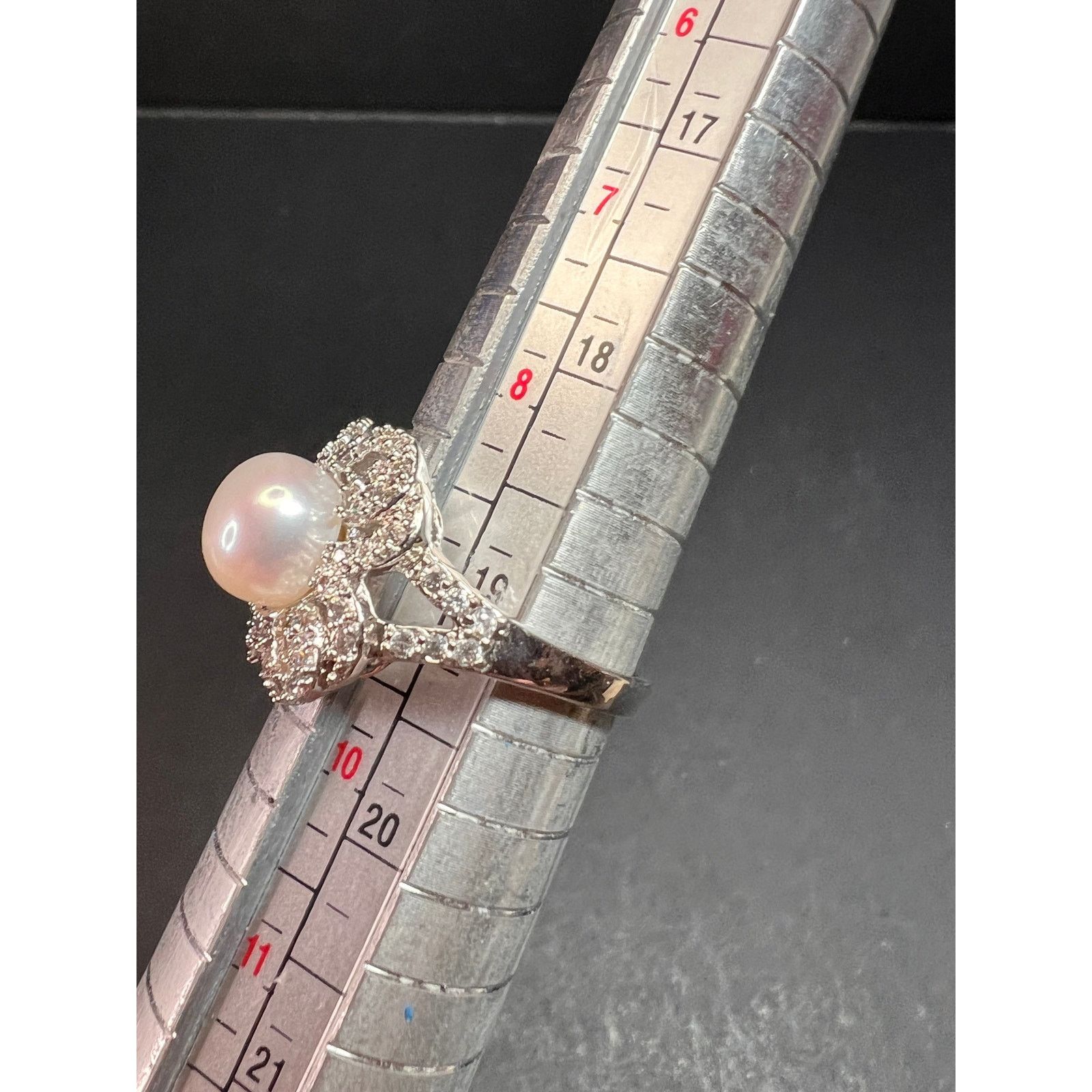 Other Freshwater pearl and Cz cocktail ring size 9 Size ONE SIZE - 13 Thumbnail