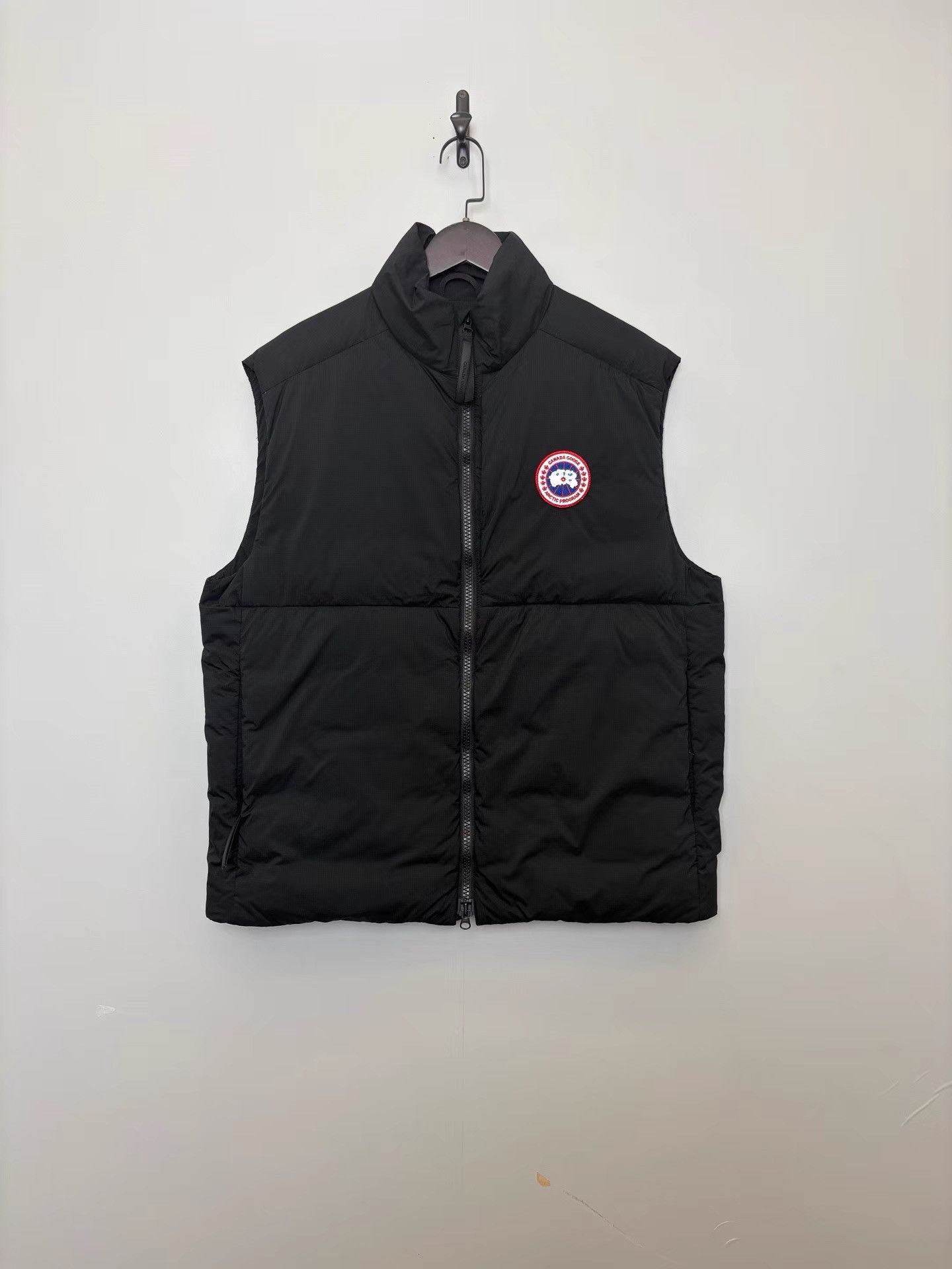Canada Goose Canada Goose Lodge Series Down Vest K36 Size US L / EU 52-54 / 3 - 1 Thumbnail