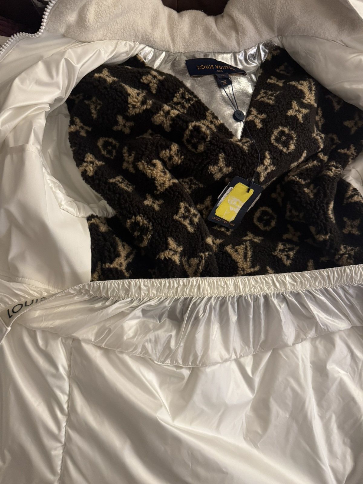 Louis Vuitton 2022 Electric Ski Utility Jacket Size M / US 6-8 / IT 42-44 - 18 Thumbnail
