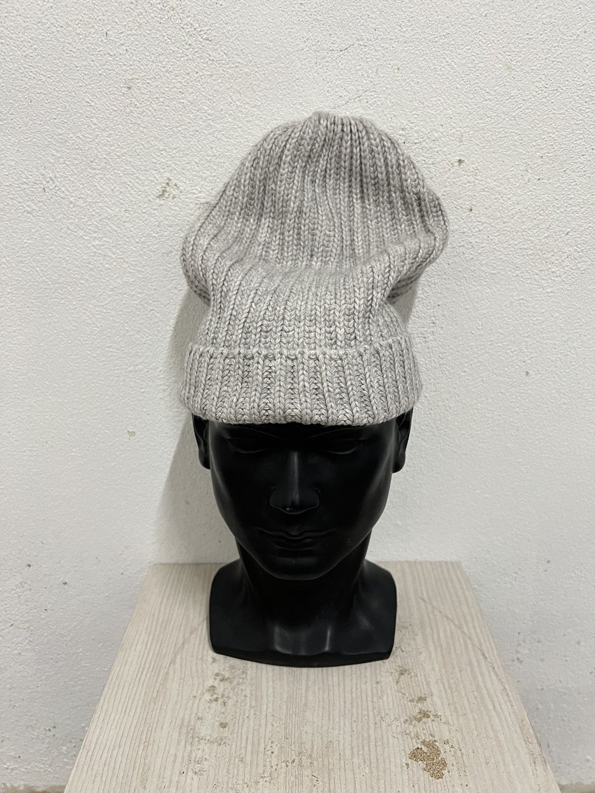 Uniqlo Uniqlo Plain Beanie Hat Size ONE SIZE - 2 Thumbnail