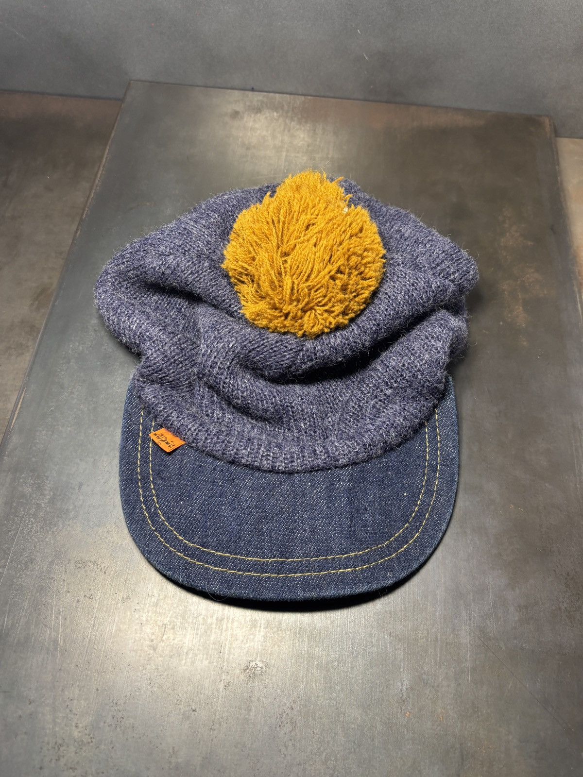 Levi's 1970s Levi's Orange Tab Hat Vintage Ski Pom Pom Brim Beanie Size ONE SIZE - 2 Thumbnail