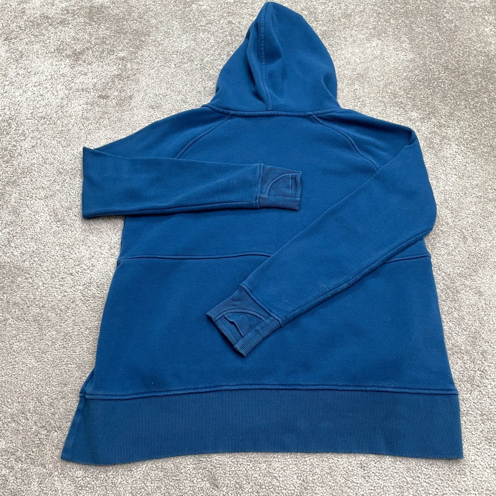 Athleta Athleta Hoodie Shirt Womens Small Blue Activewear Slit Thumbholes Pullover Raglan Sleeve Size S / US 4 / IT 40 - 2 Thumbnail