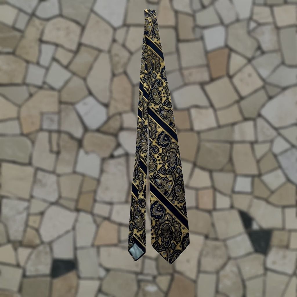 Vintage VINTAGE Wembley Paisley/Stripe Necktie Blue/Gold Wemlon Design #9110 Size ONE SIZE - 1 Thumbnail