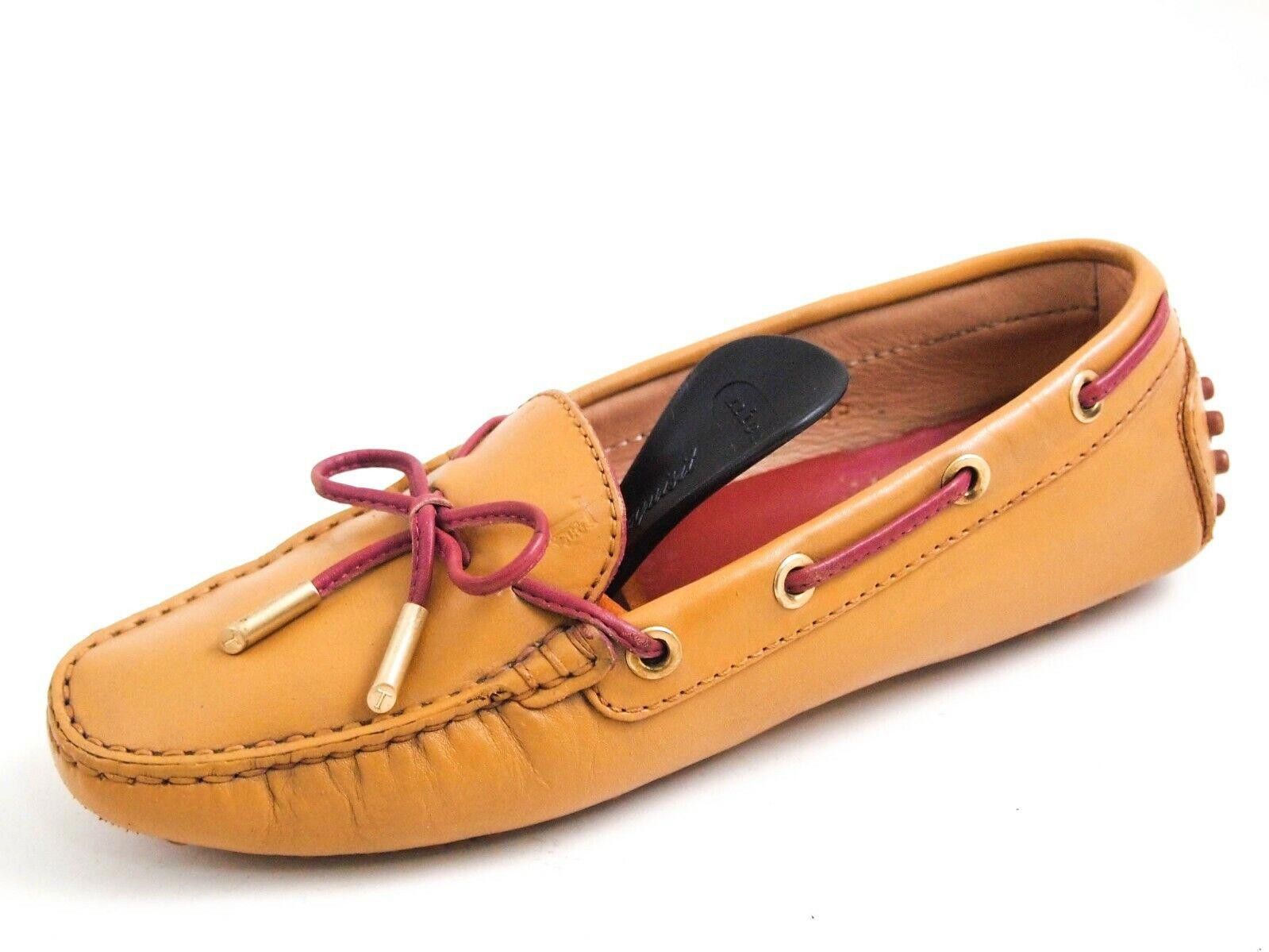 Tod's Tod's Gommino Driving Loafers Beige Leather EU 35 US 5 Size US 5 / IT 35 - 1 Thumbnail